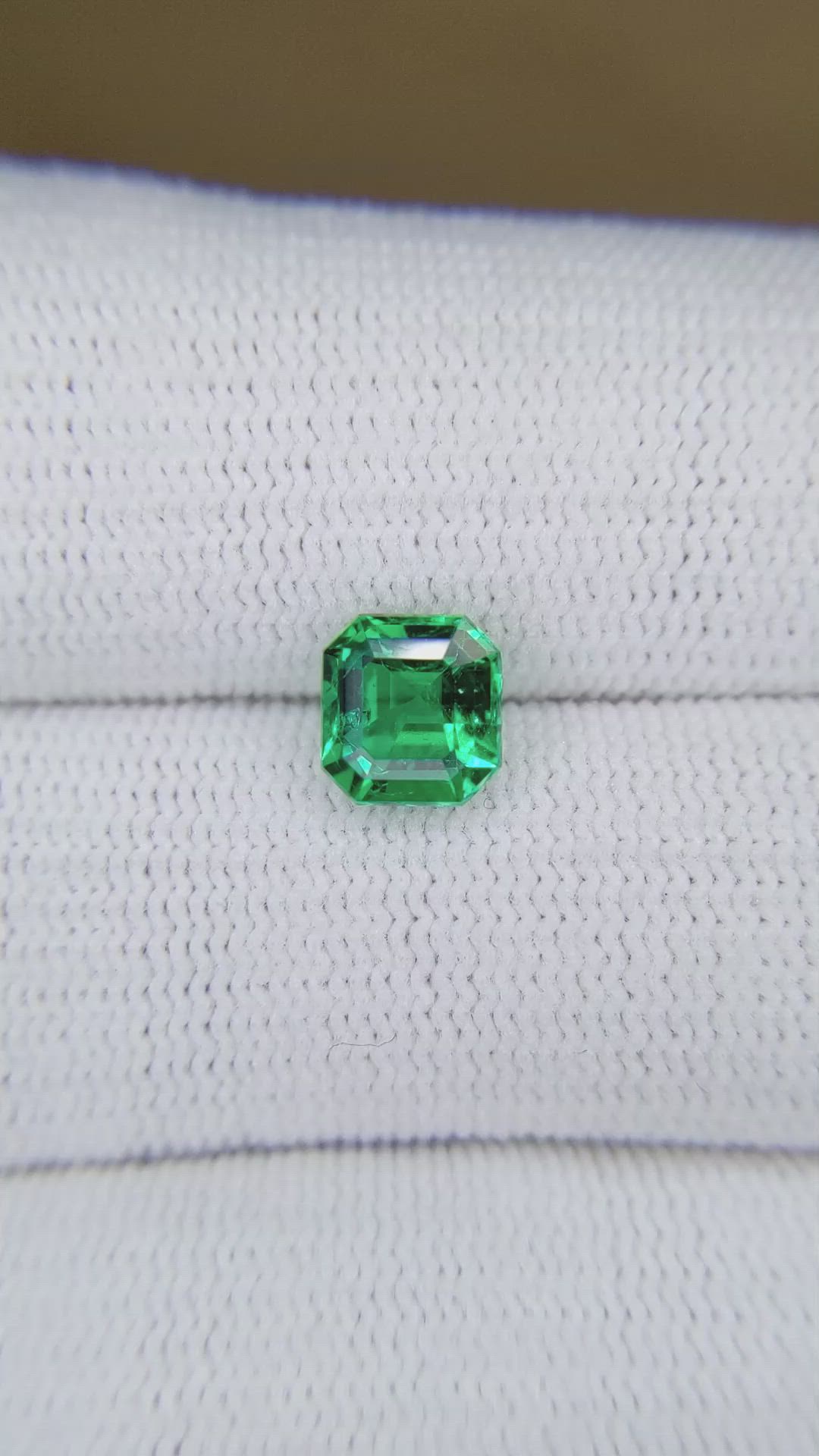 1.30 Ct. Emerald from Colombia - Muzo Size Video