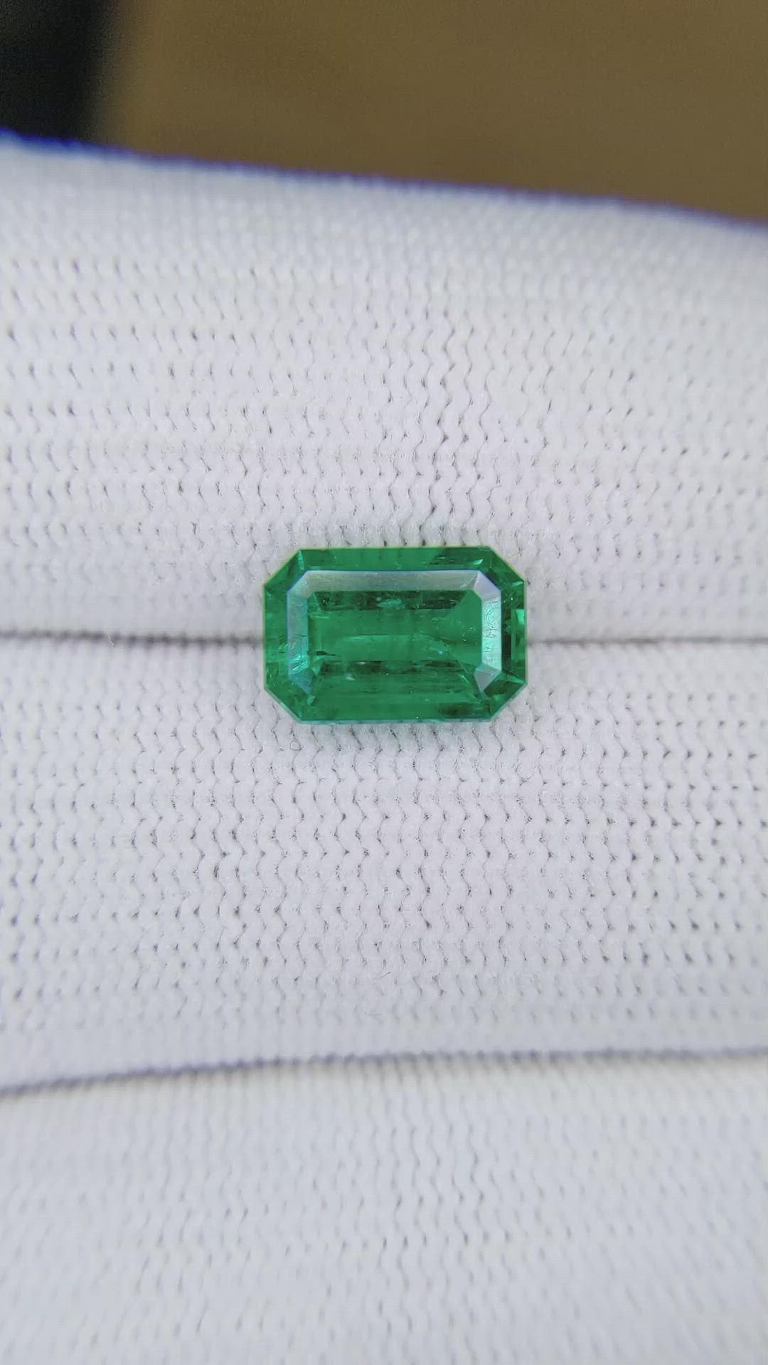 2.23 Ct. Emerald from Colombia Size Video
