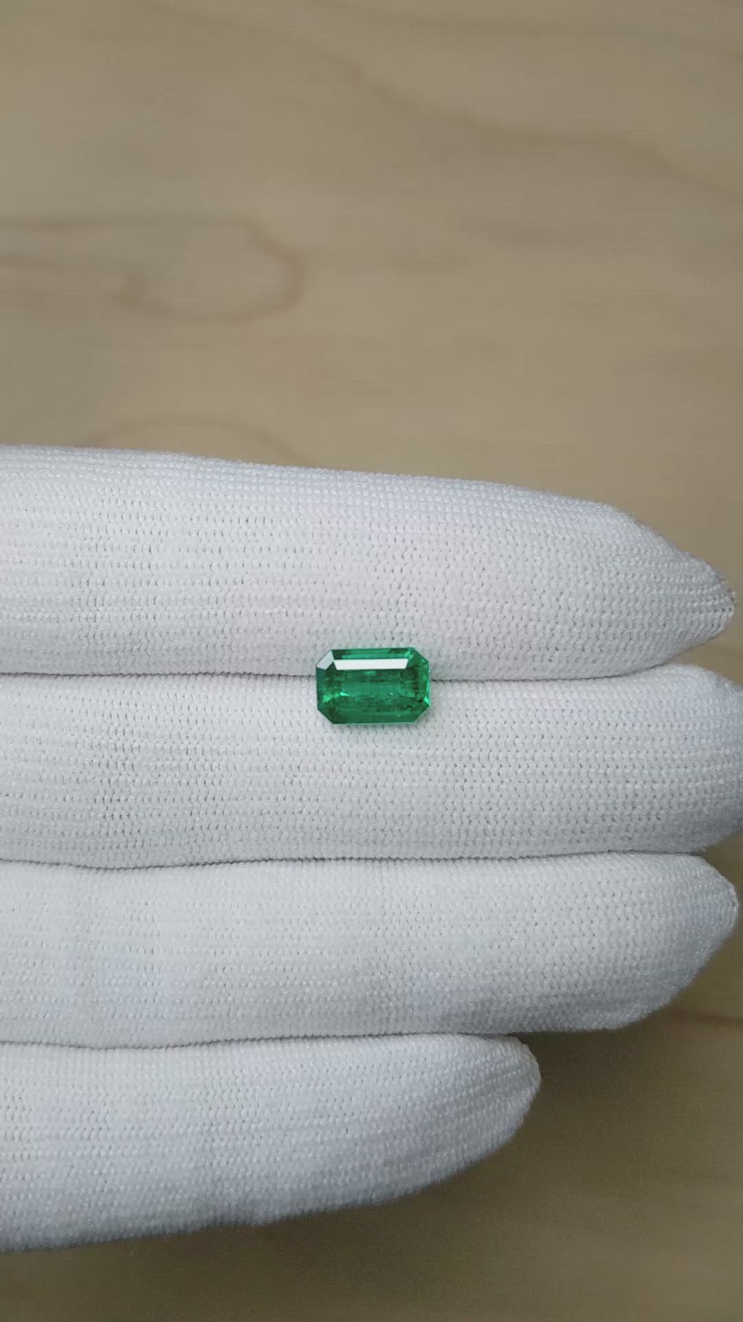 2.23 Ct. Emerald from Colombia Size Video