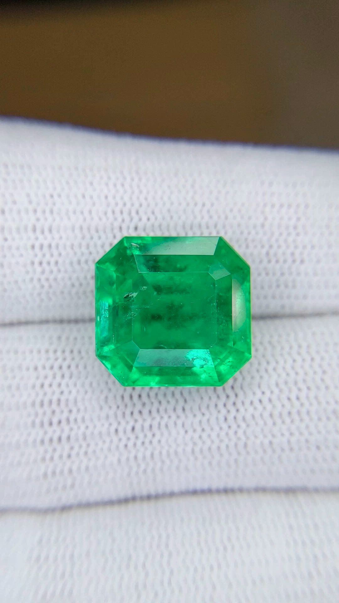 11.52 Ct. Emerald from Colombia Size Video