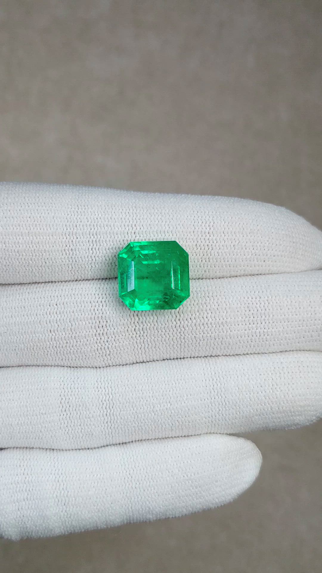11.52 Ct. Emerald from Colombia Size Video