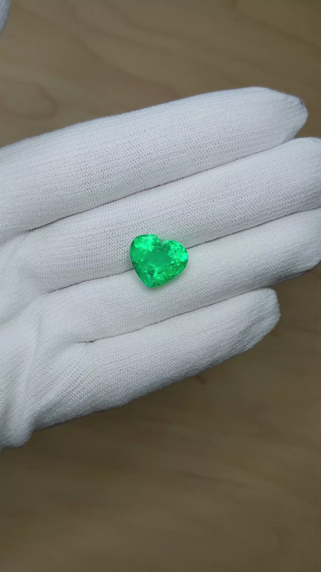 8.54 Ct. Emerald from Colombia Size Video