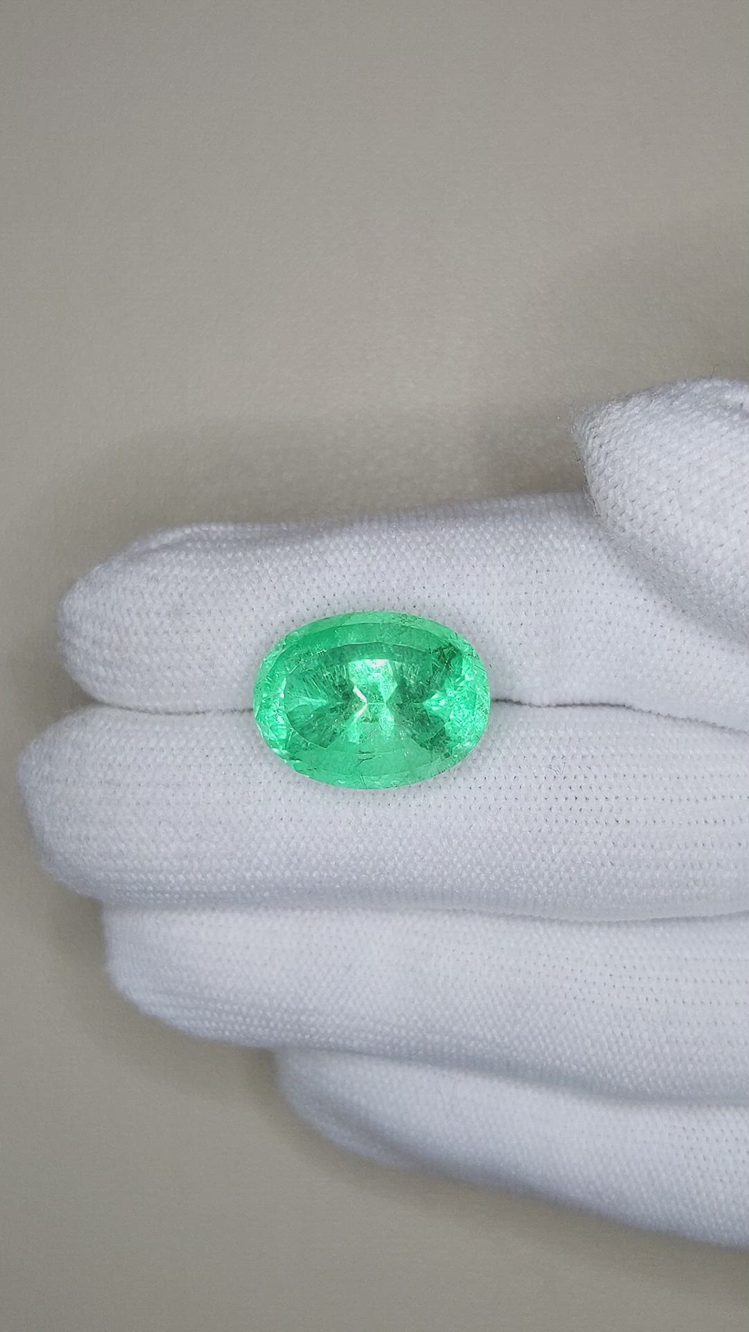 15.03 Ct. Emerald from Russia Size Video