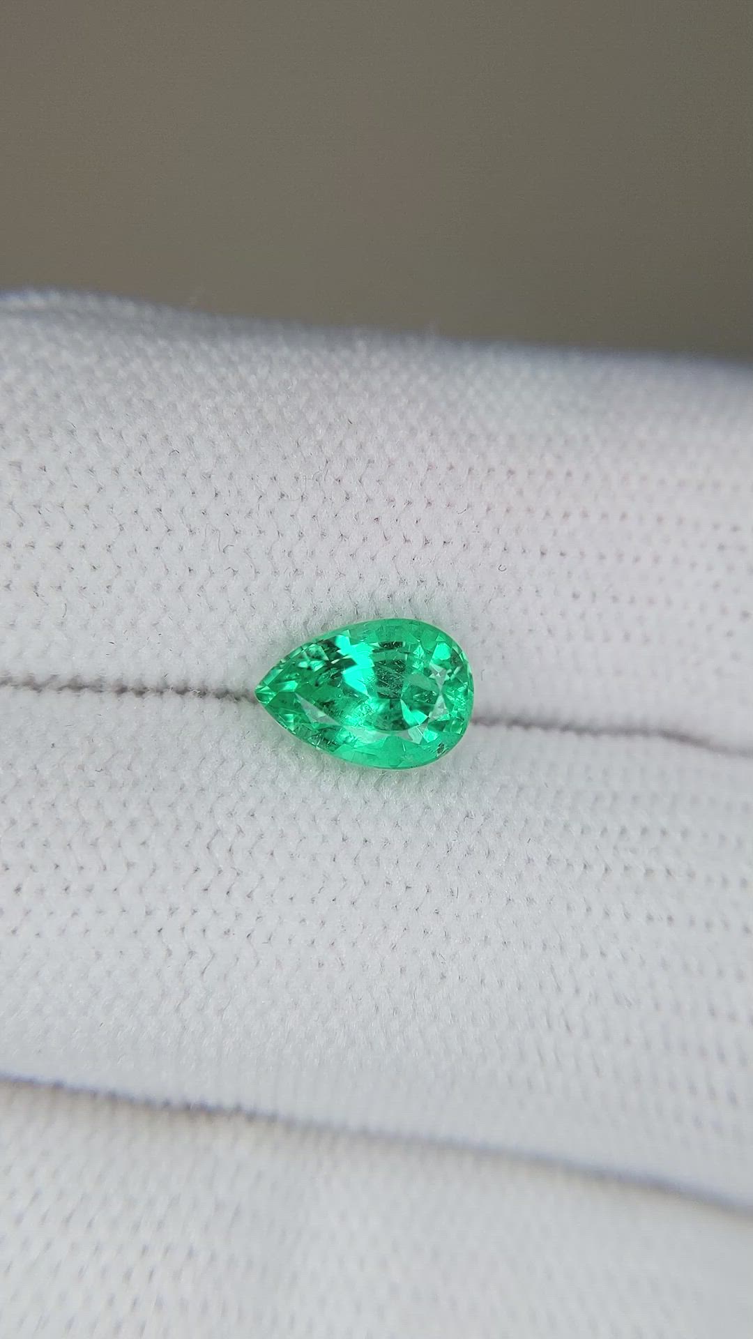 1.33 Ct. Emerald from Russia Size Video