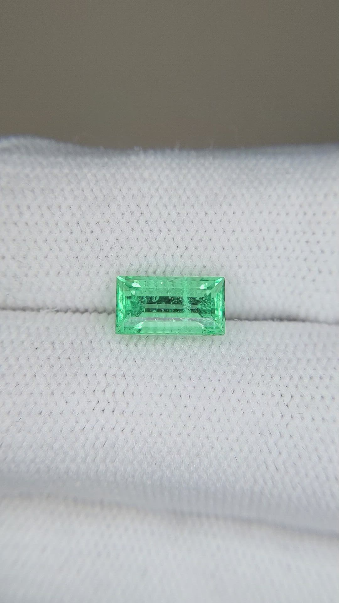 1.65 Ct. Emerald from Russia Size Video