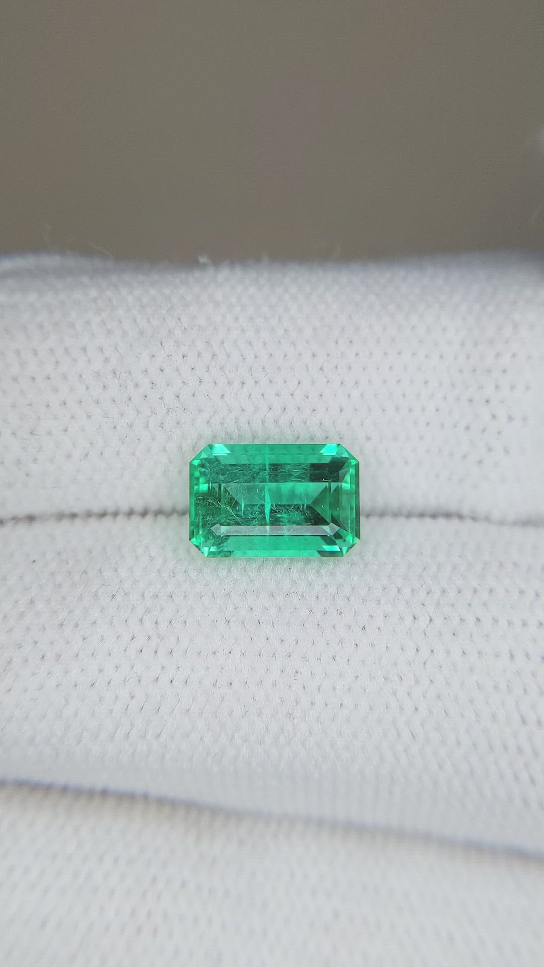 1.83 Ct. Emerald from Russia Size Video
