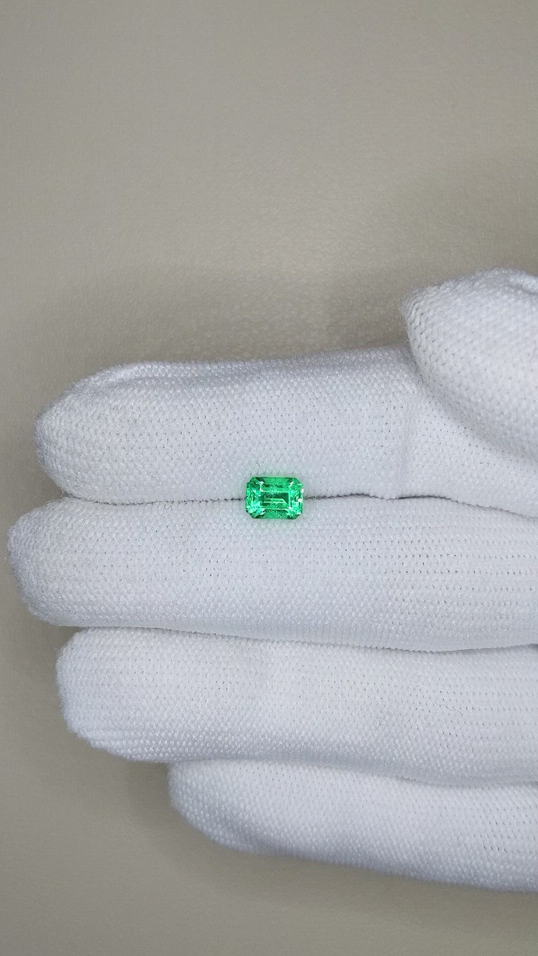 1.00 Ct. Emerald from Russia Size Video