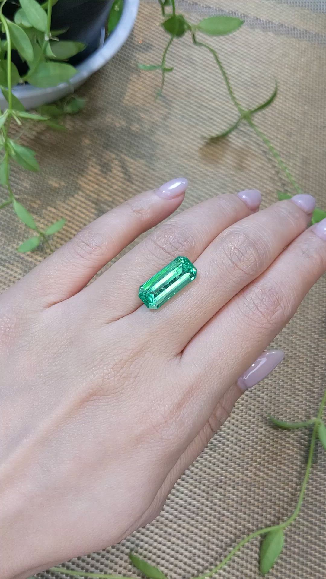 6.32 Ct. Emerald from Russia Size Video