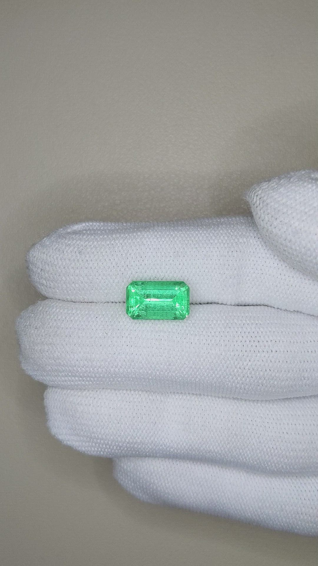 3.60 Ct. Emerald from Russia Size Video