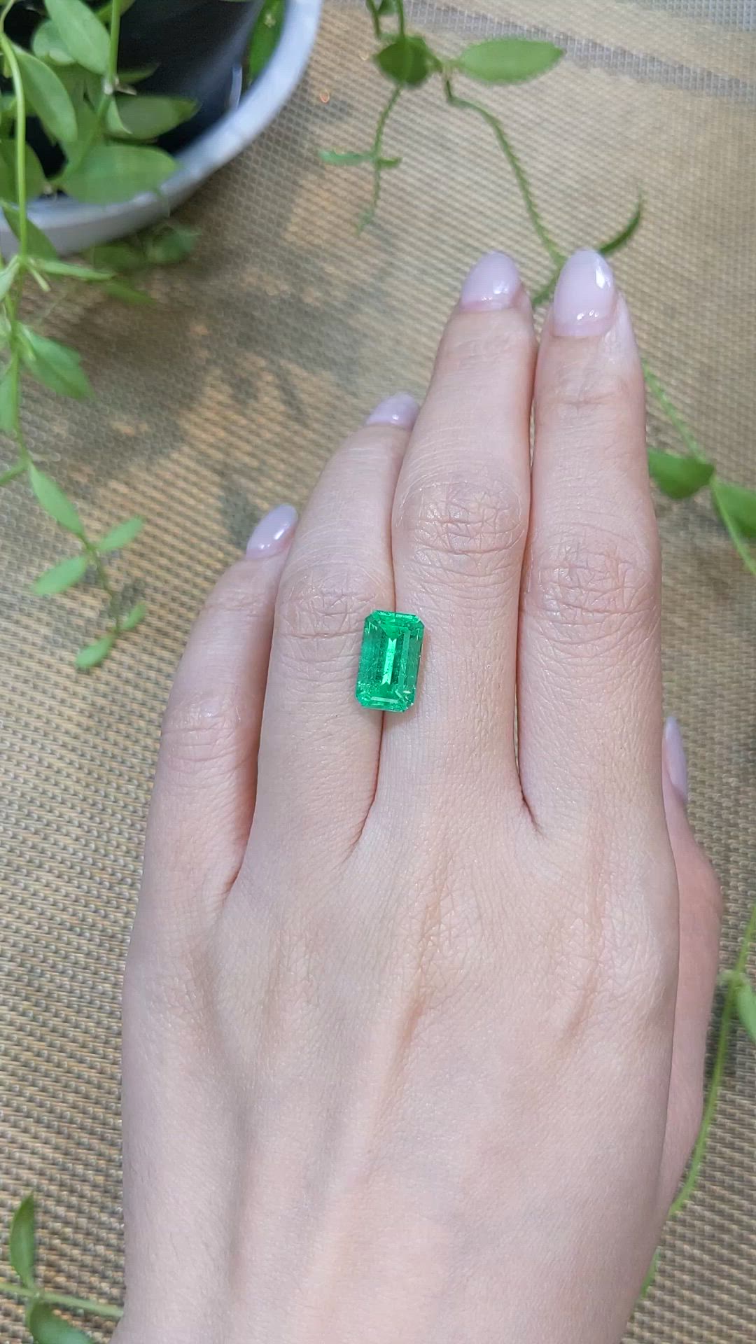 3.60 Ct. Emerald from Russia Size Video