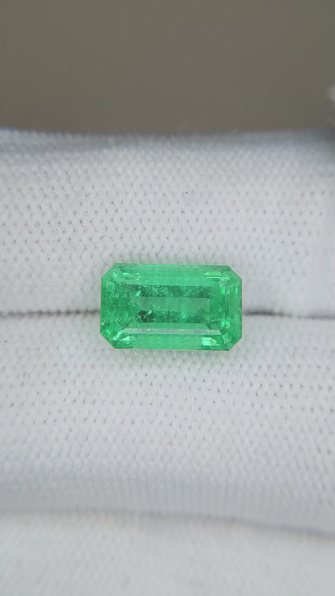 3.60 Ct. Emerald from Russia Size Video
