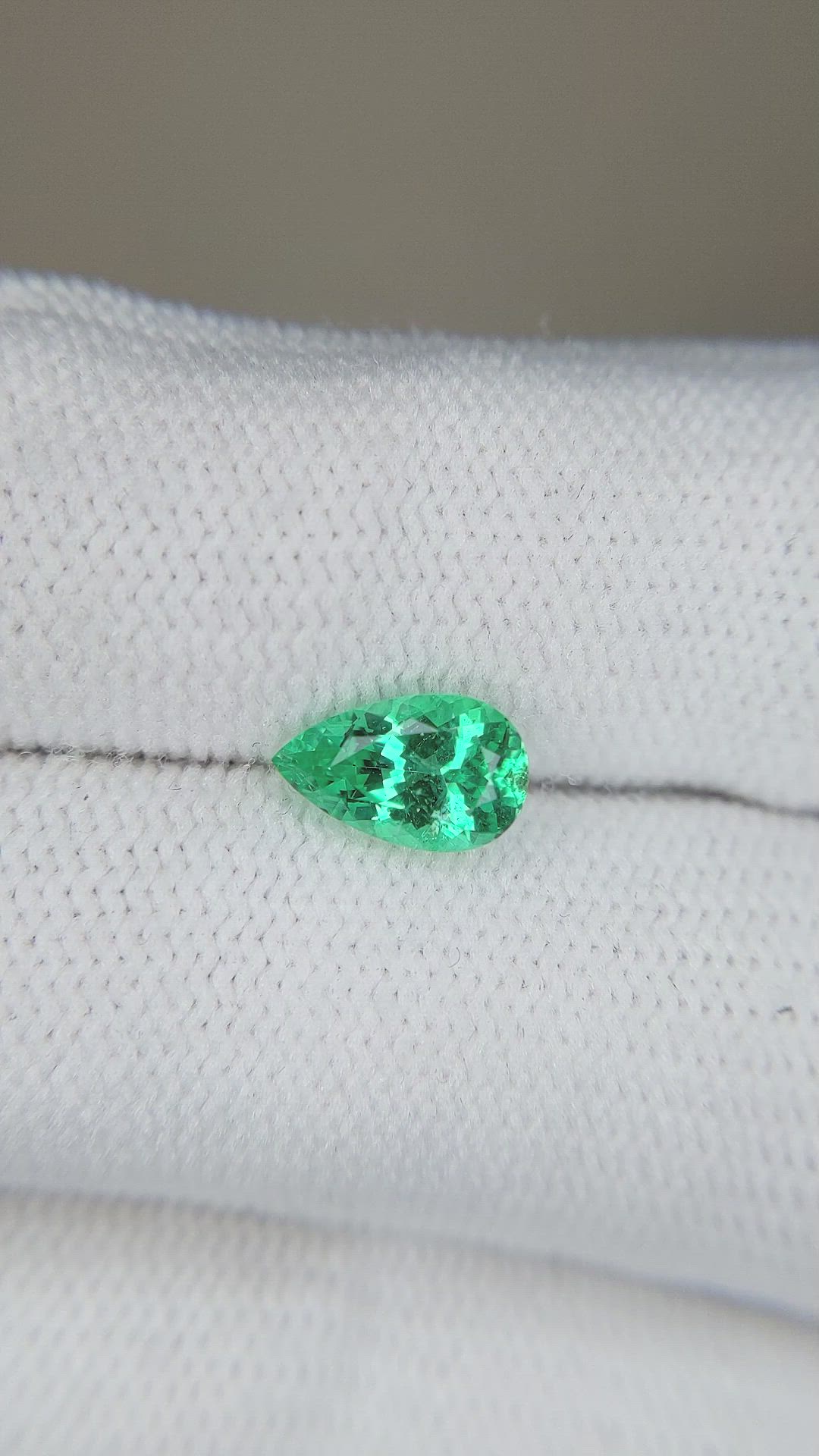 1.06 Ct. Emerald from Russia Size Video