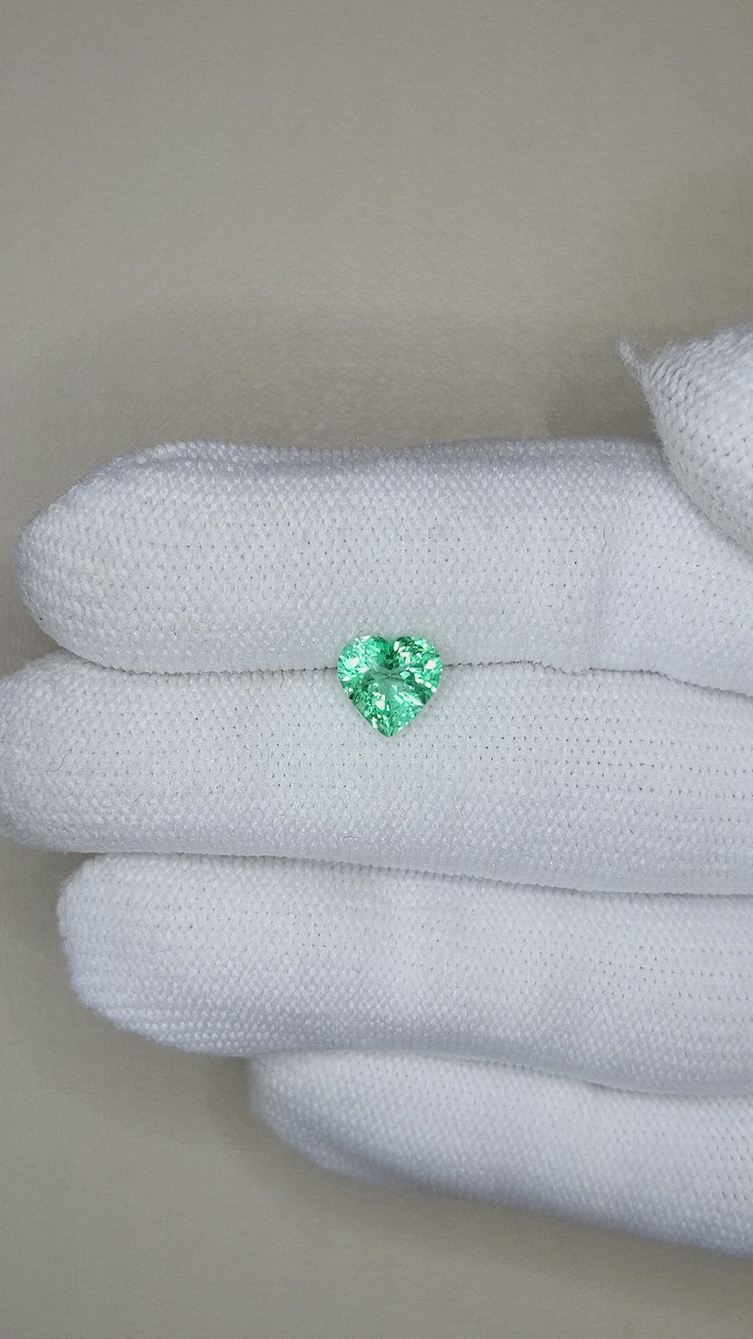 1.06 Ct. Emerald from Russia Size Video