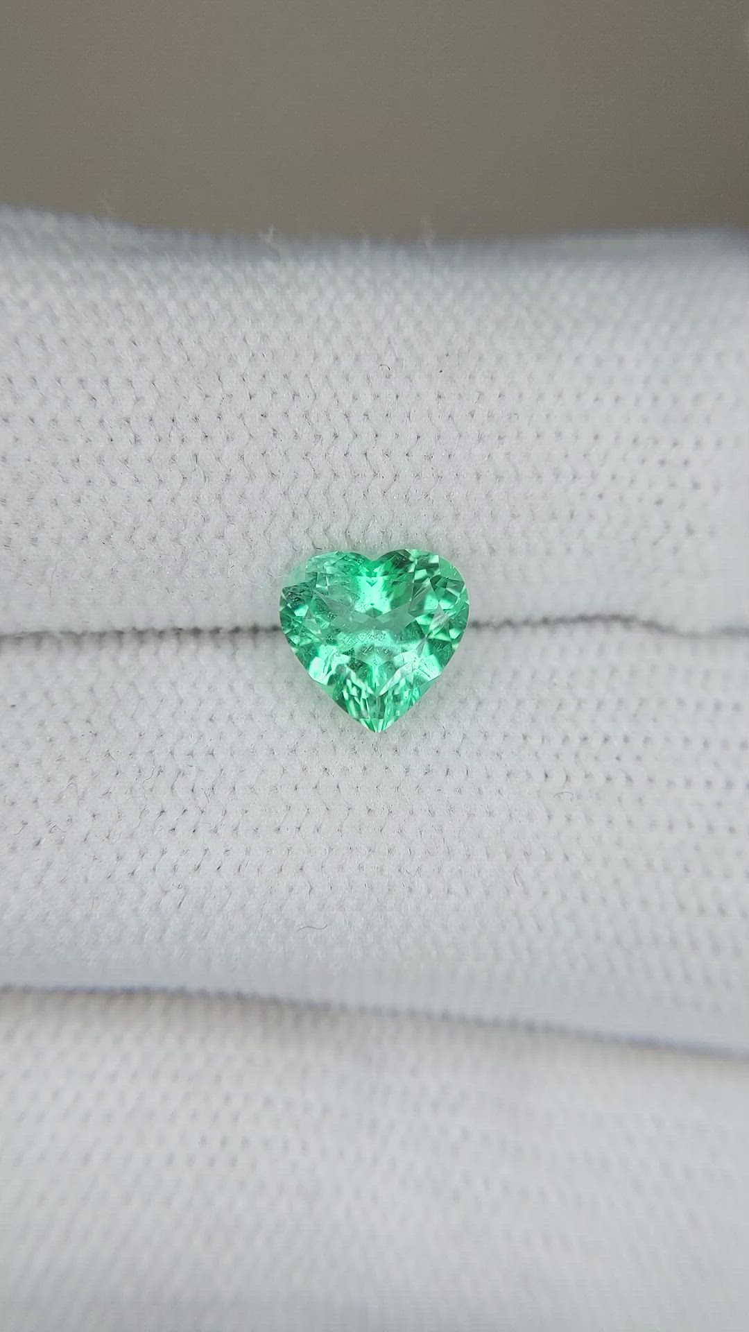 1.06 Ct. Emerald from Russia Size Video