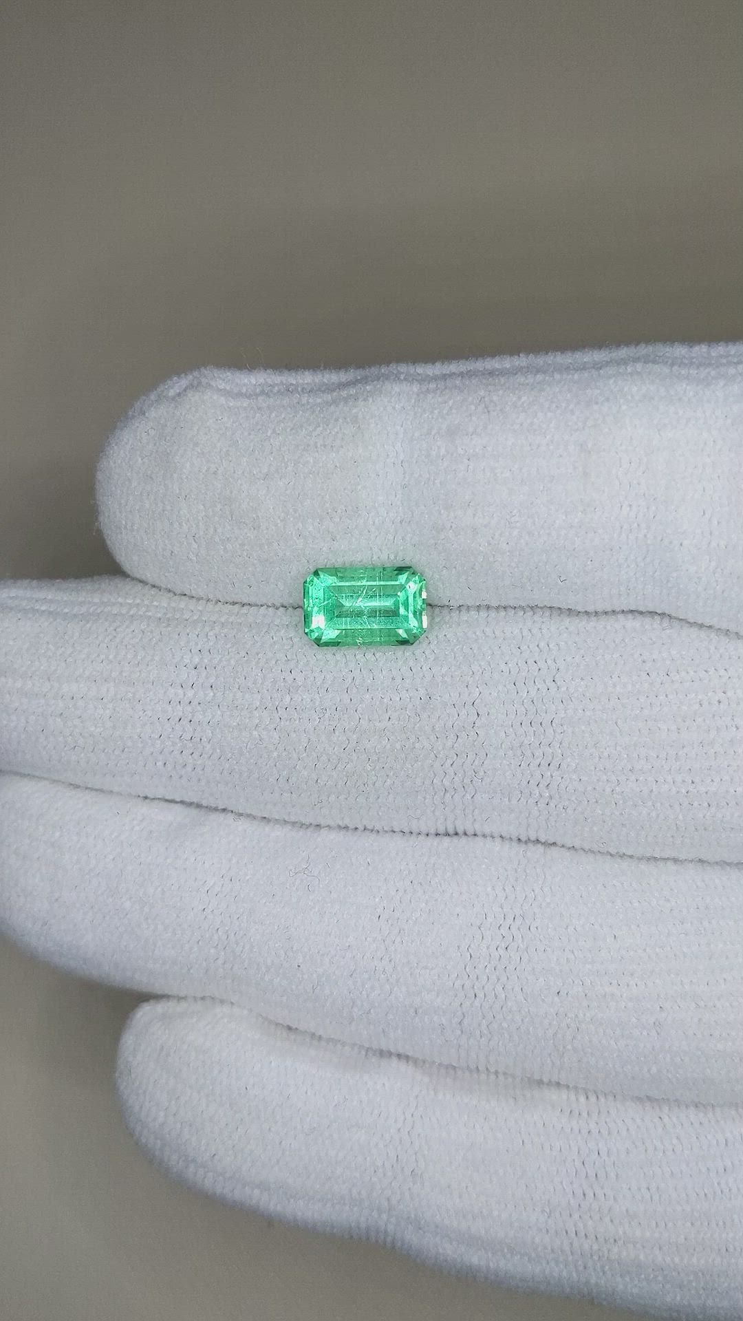 1.93 Ct. Emerald from Russia Size Video