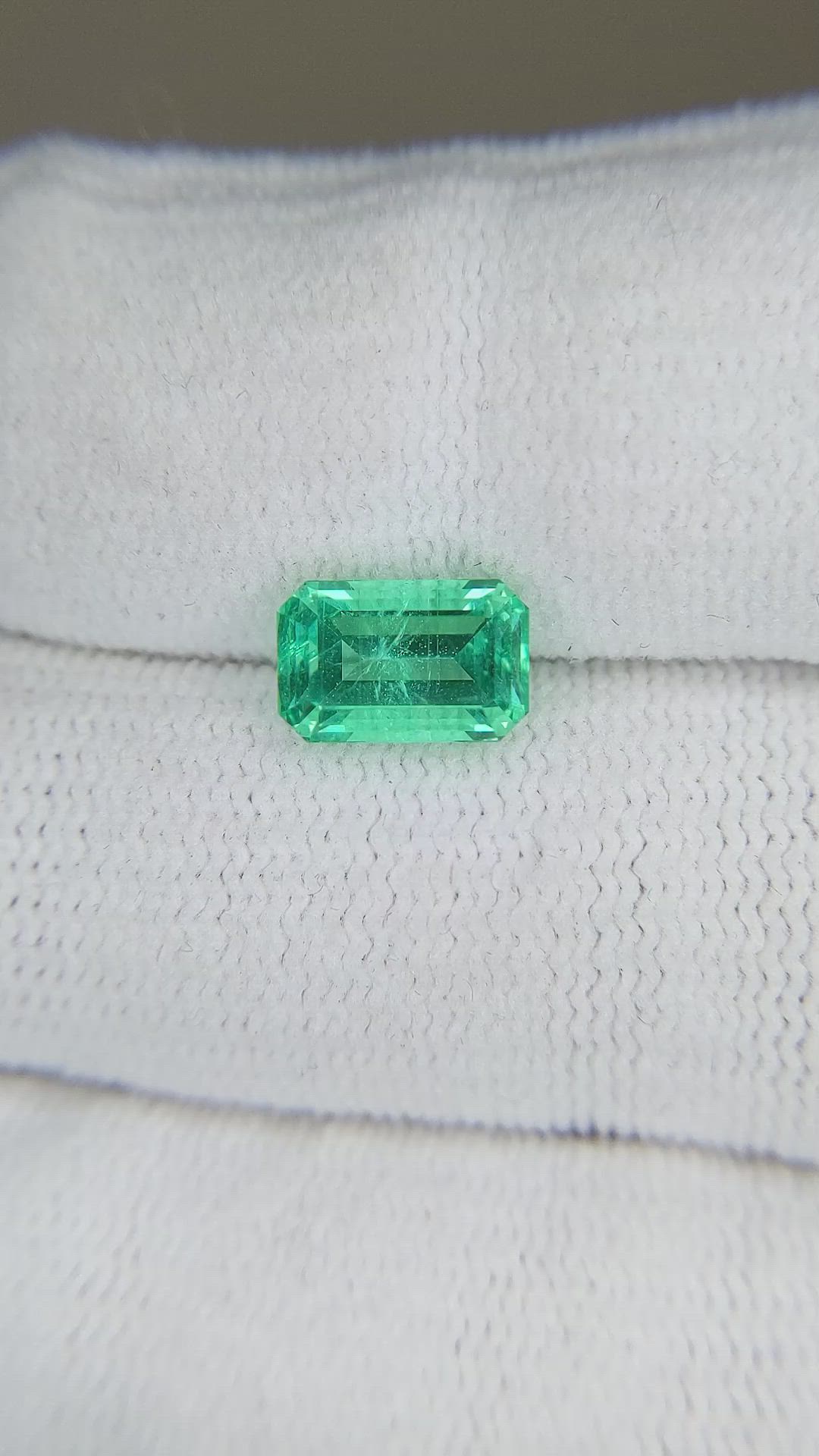 1.93 Ct. Emerald from Russia Size Video