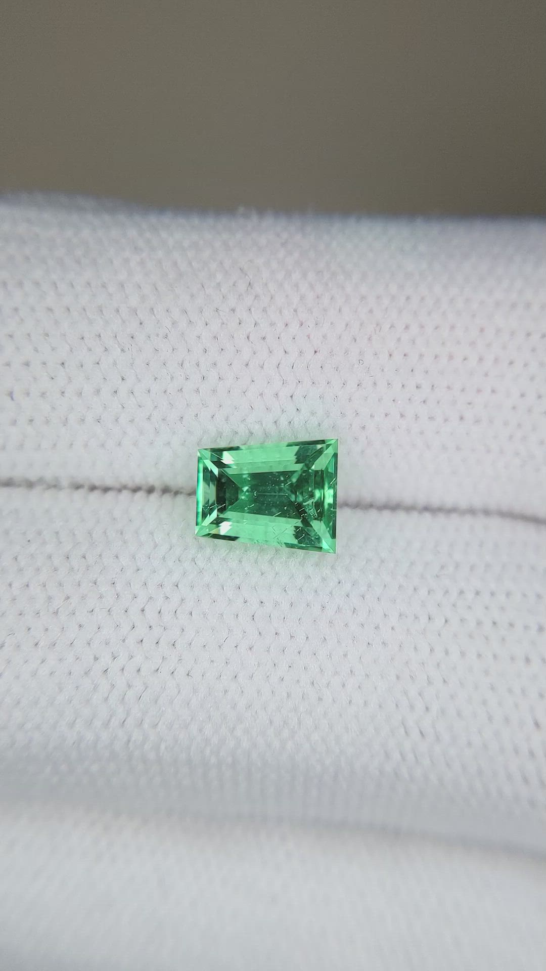 1.27 Ct. Emerald from Russia Size Video