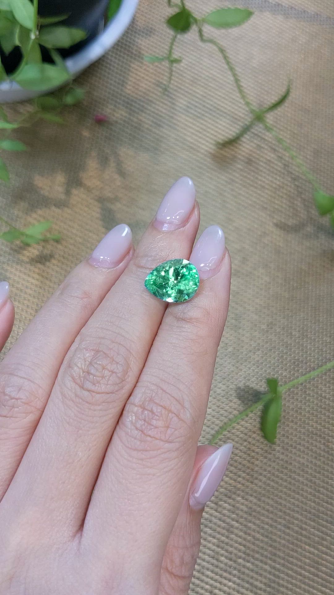 4.58 Ct. Emerald from Russia Size Video