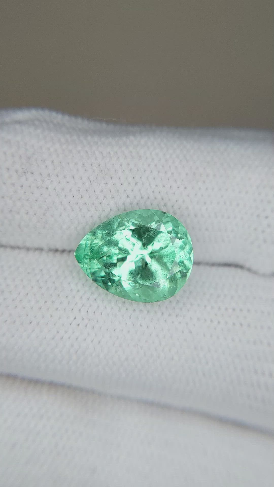 4.58 Ct. Emerald from Russia Size Video