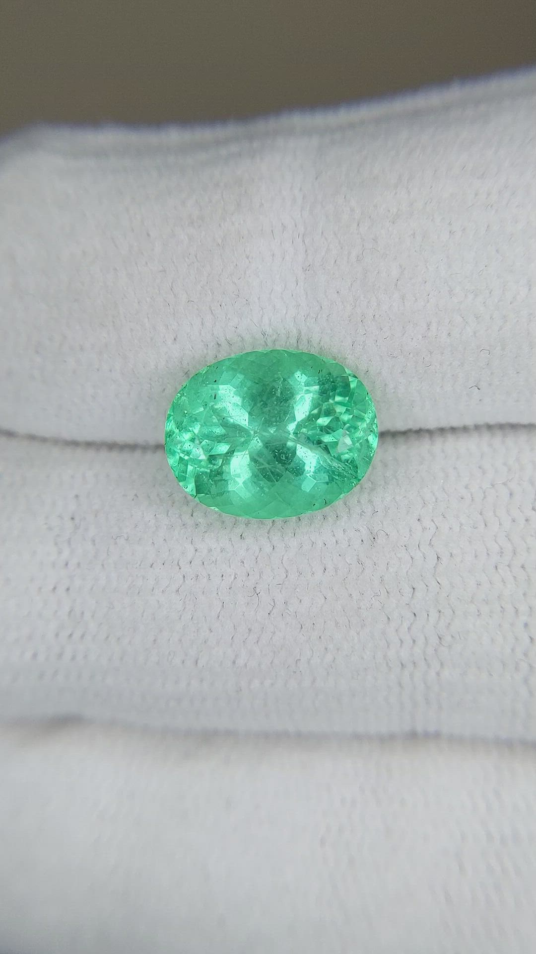 4.24 Ct. Emerald from Russia Size Video