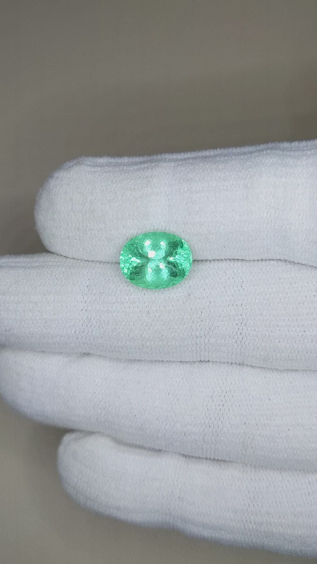 4.24 Ct. Emerald from Russia Size Video