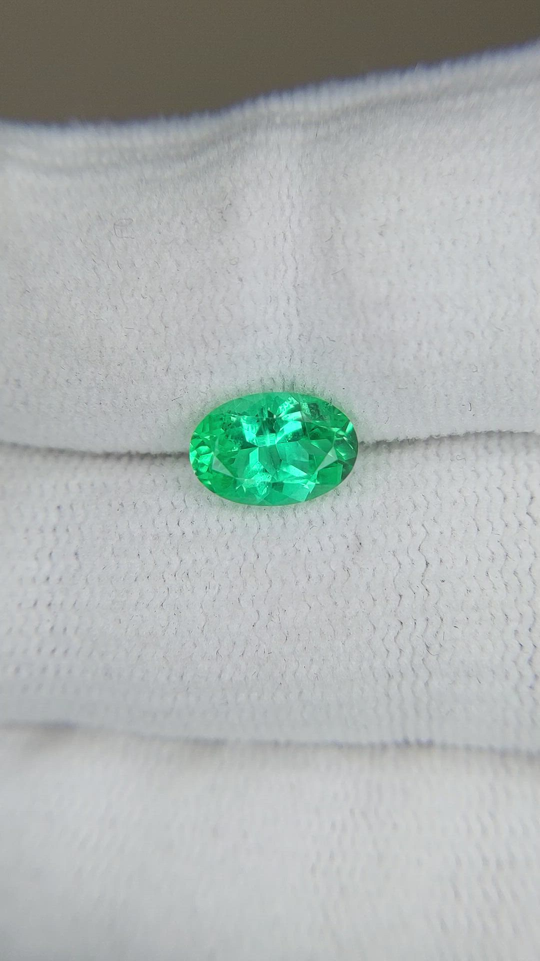 1.33 Ct. Emerald from Russia Size Video