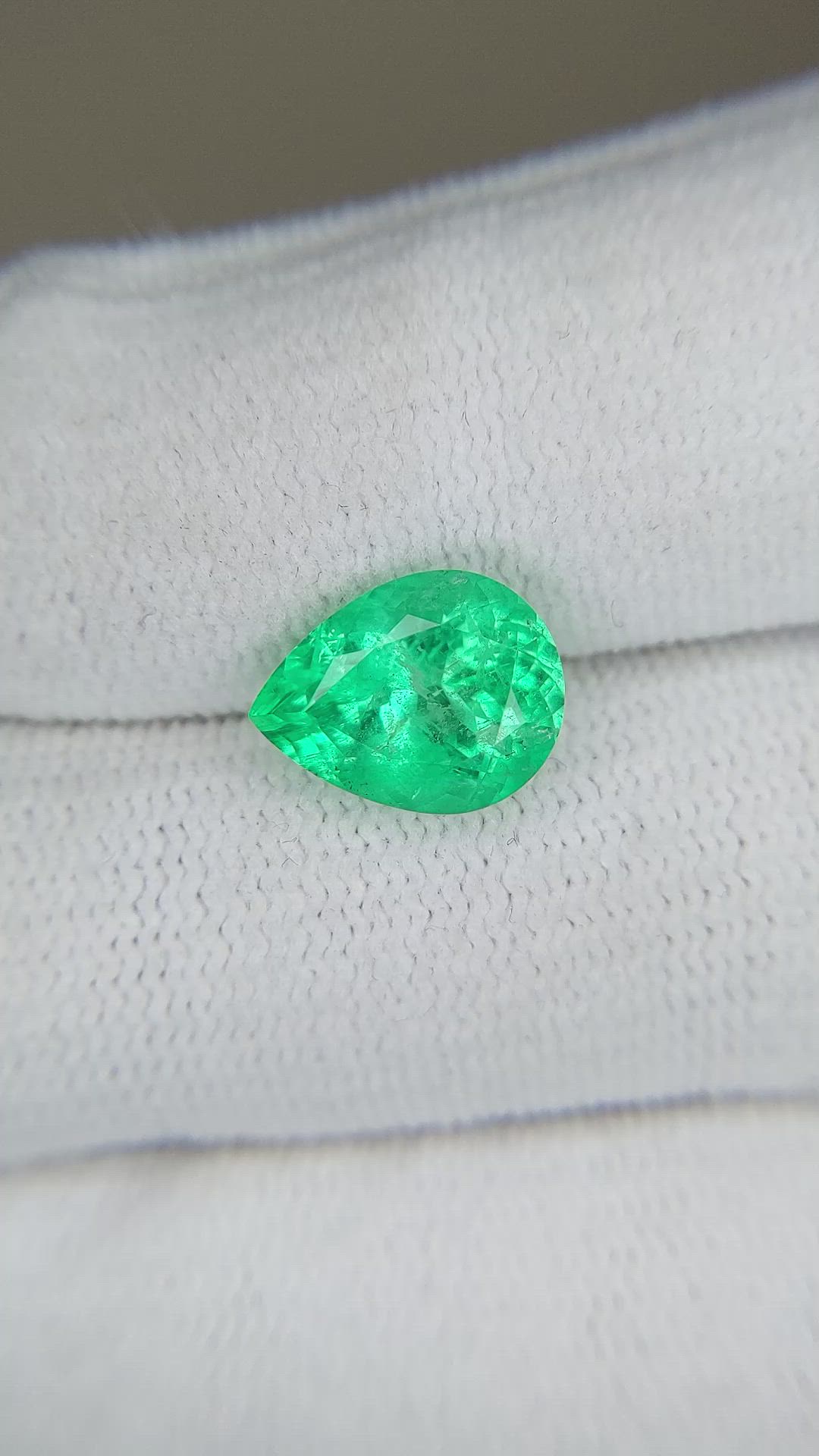 3.28 Ct. Emerald from Russia Size Video