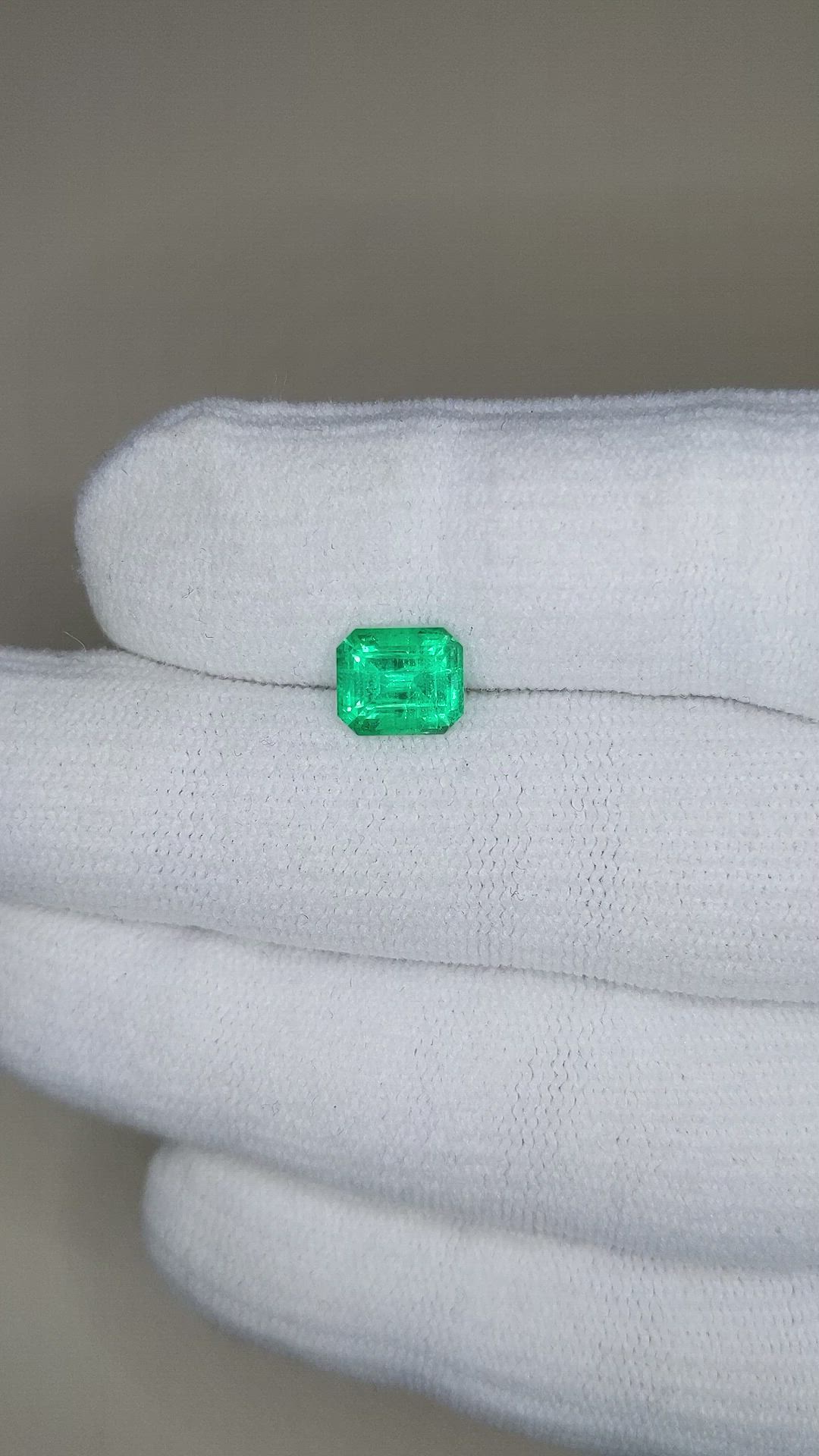 1.75 Ct. Emerald from Russia Size Video