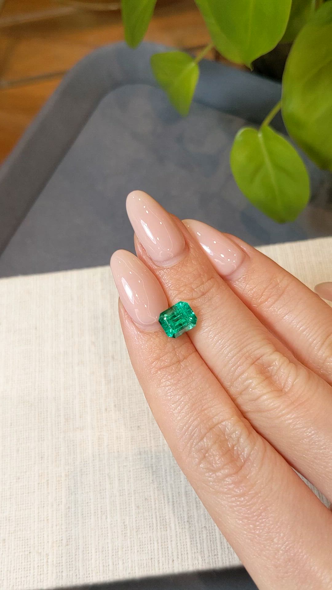 1.75 Ct. Emerald from Russia Size Video