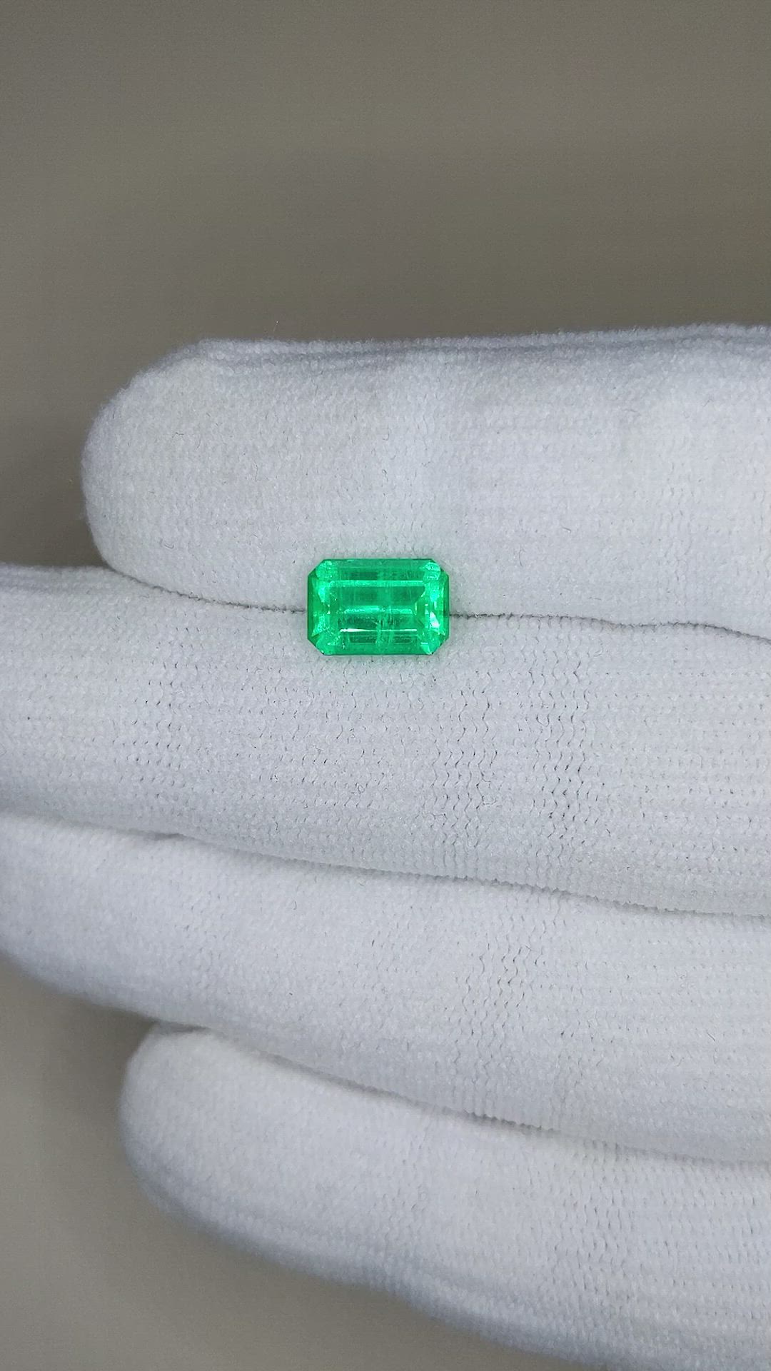 2.11 Ct. Emerald from Russia Size Video