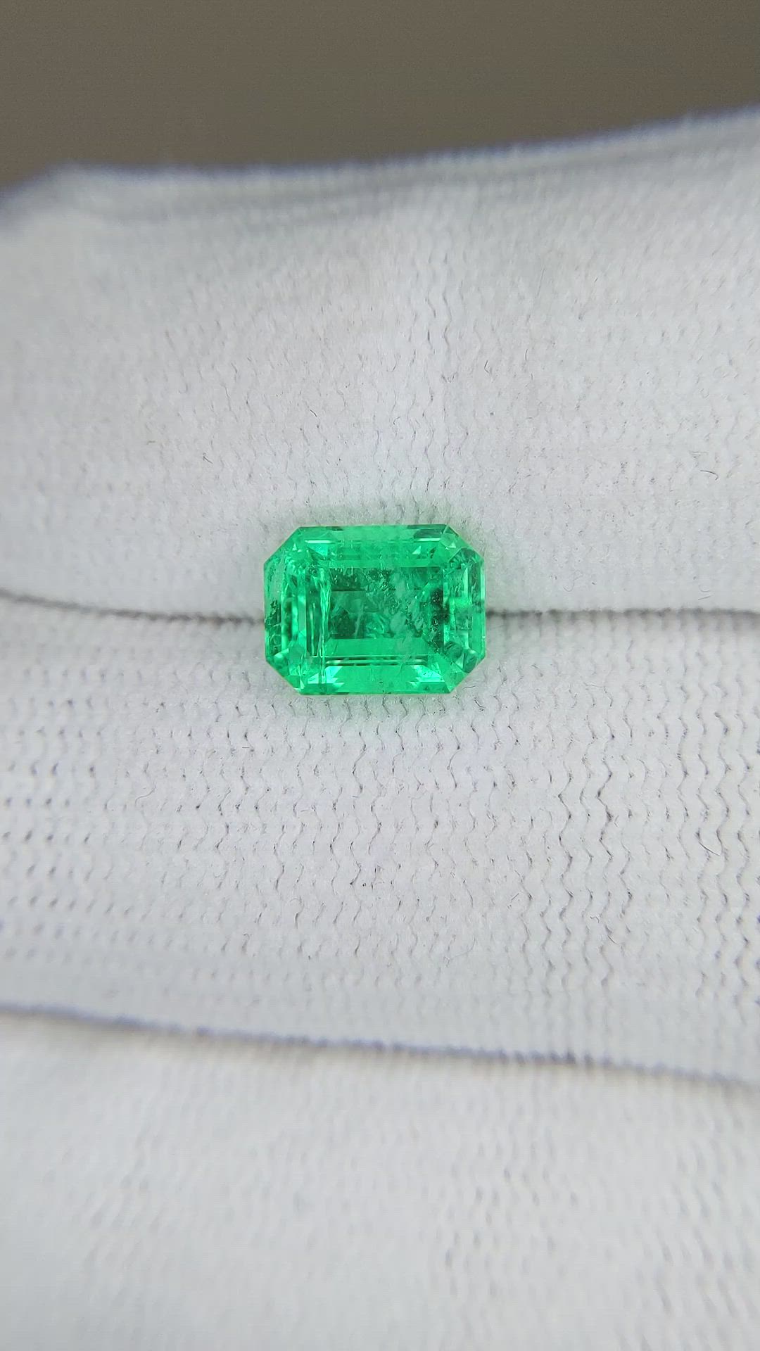 2.15 Ct. Emerald from Russia Size Video