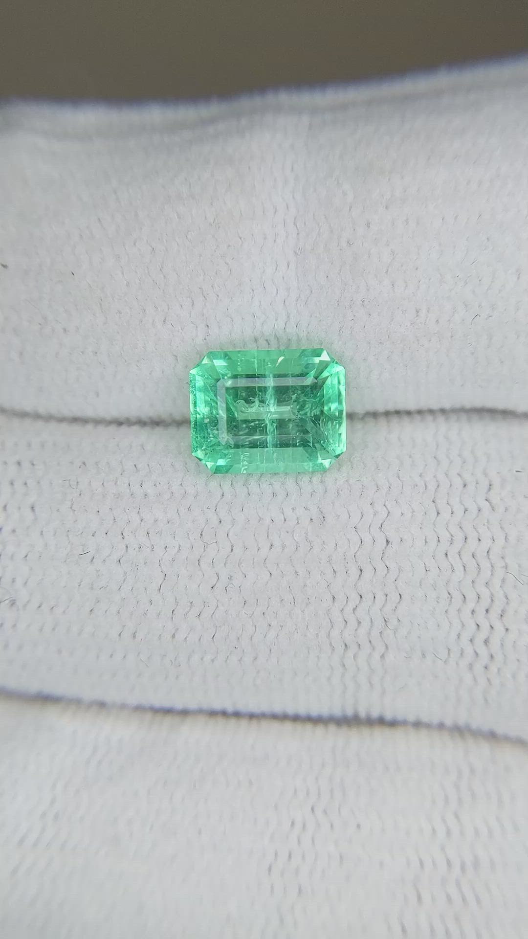 1.92 Ct. Emerald from Russia Size Video