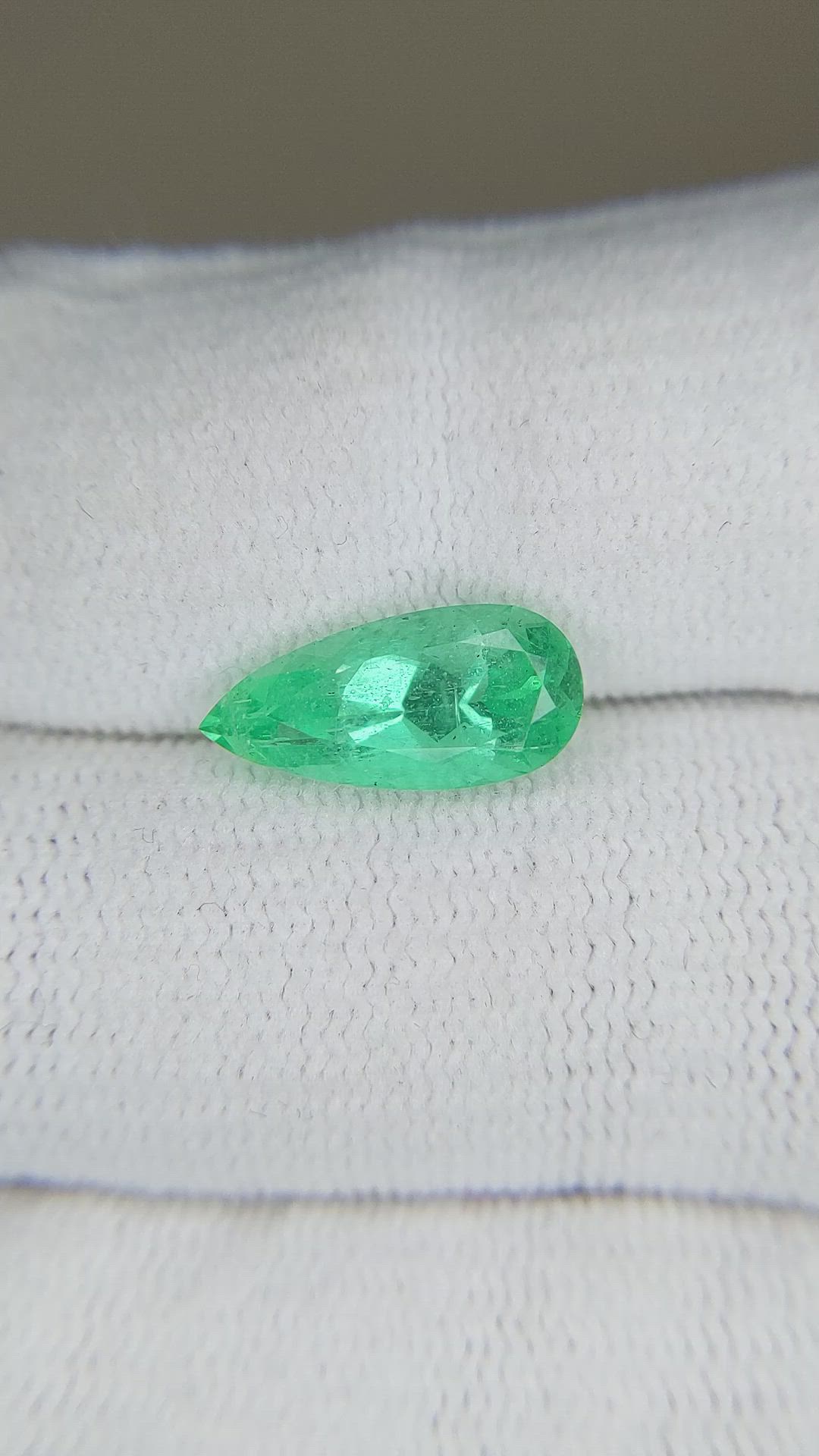 2.72 Ct. Emerald from Russia Size Video