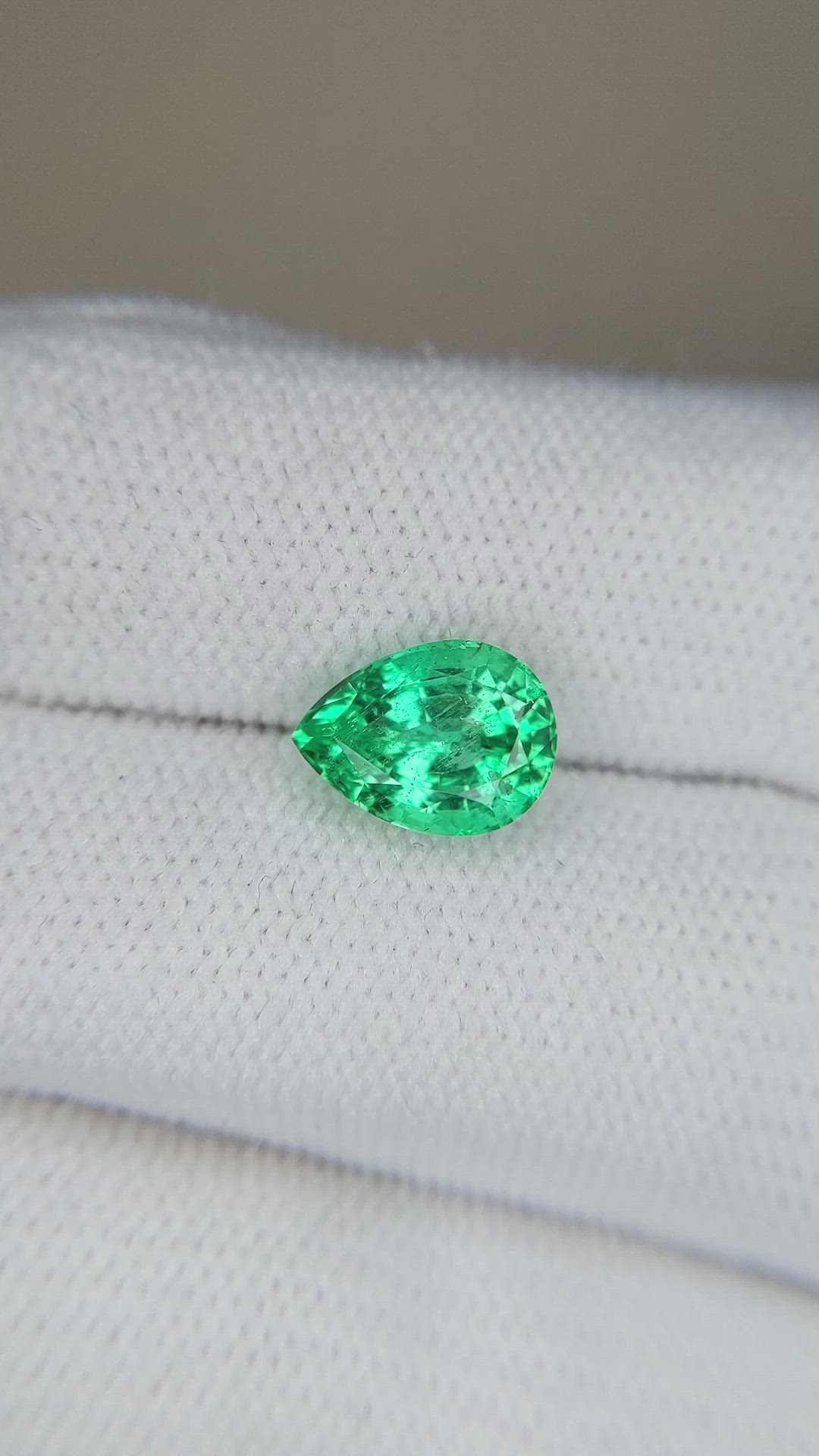 1.94 Ct. Emerald from Russia Size Video