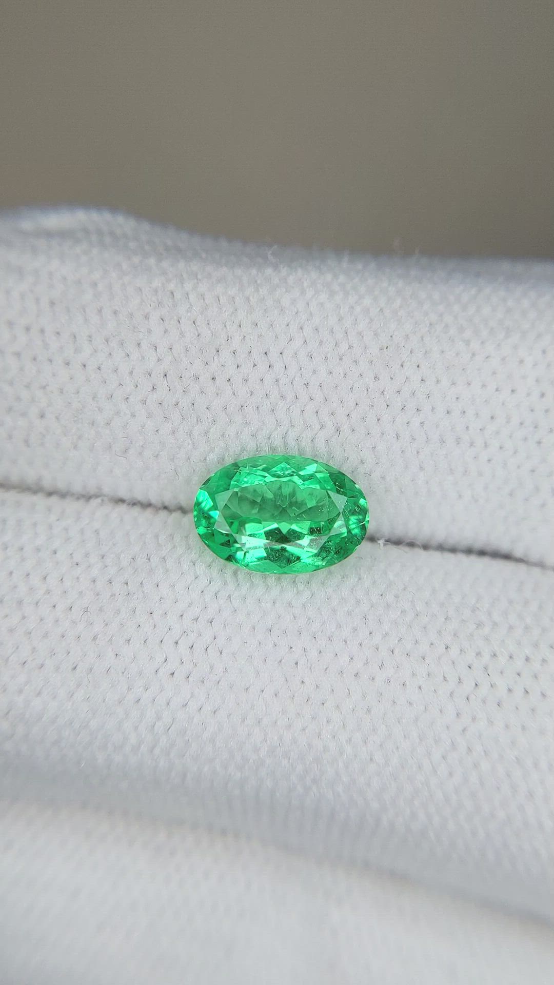 1.50 Ct. Emerald from Russia Size Video