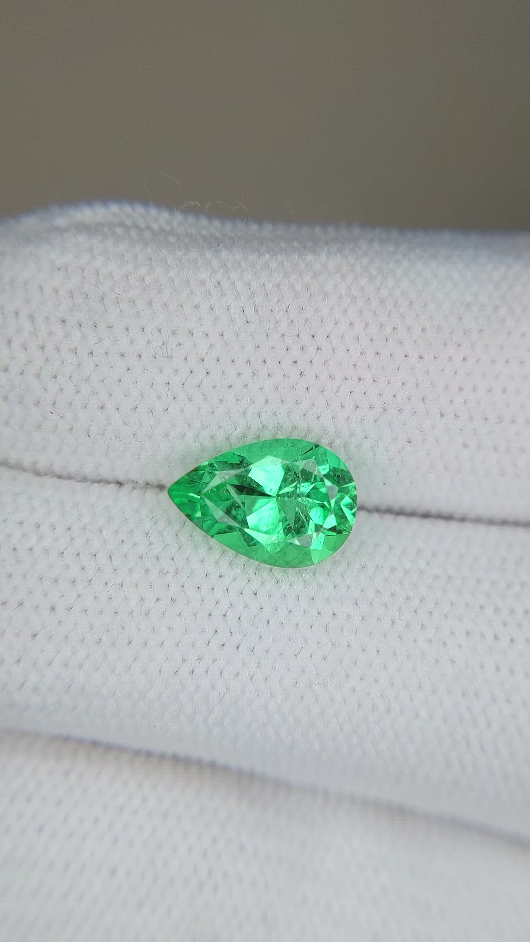 1.81 Ct. Emerald from Russia Size Video