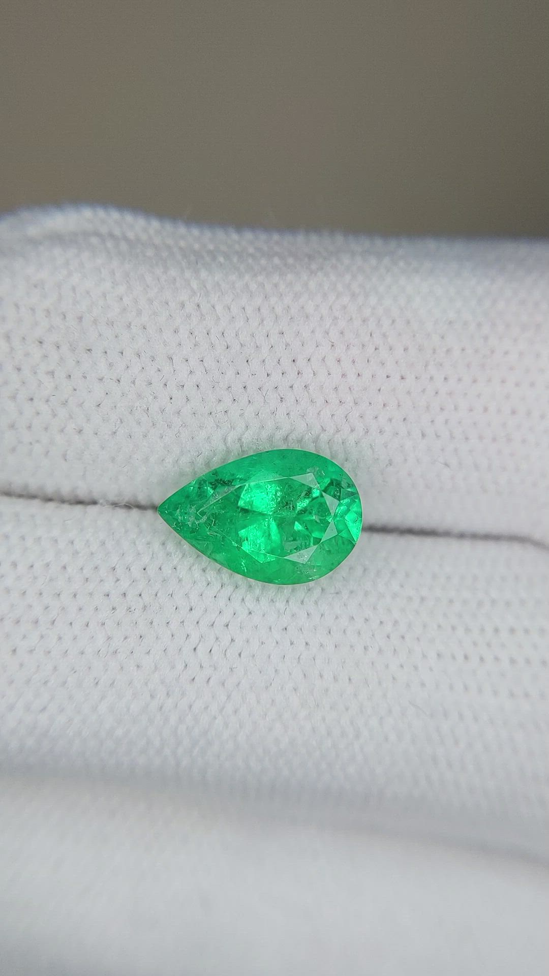 2.15 Ct. Emerald from Russia Size Video