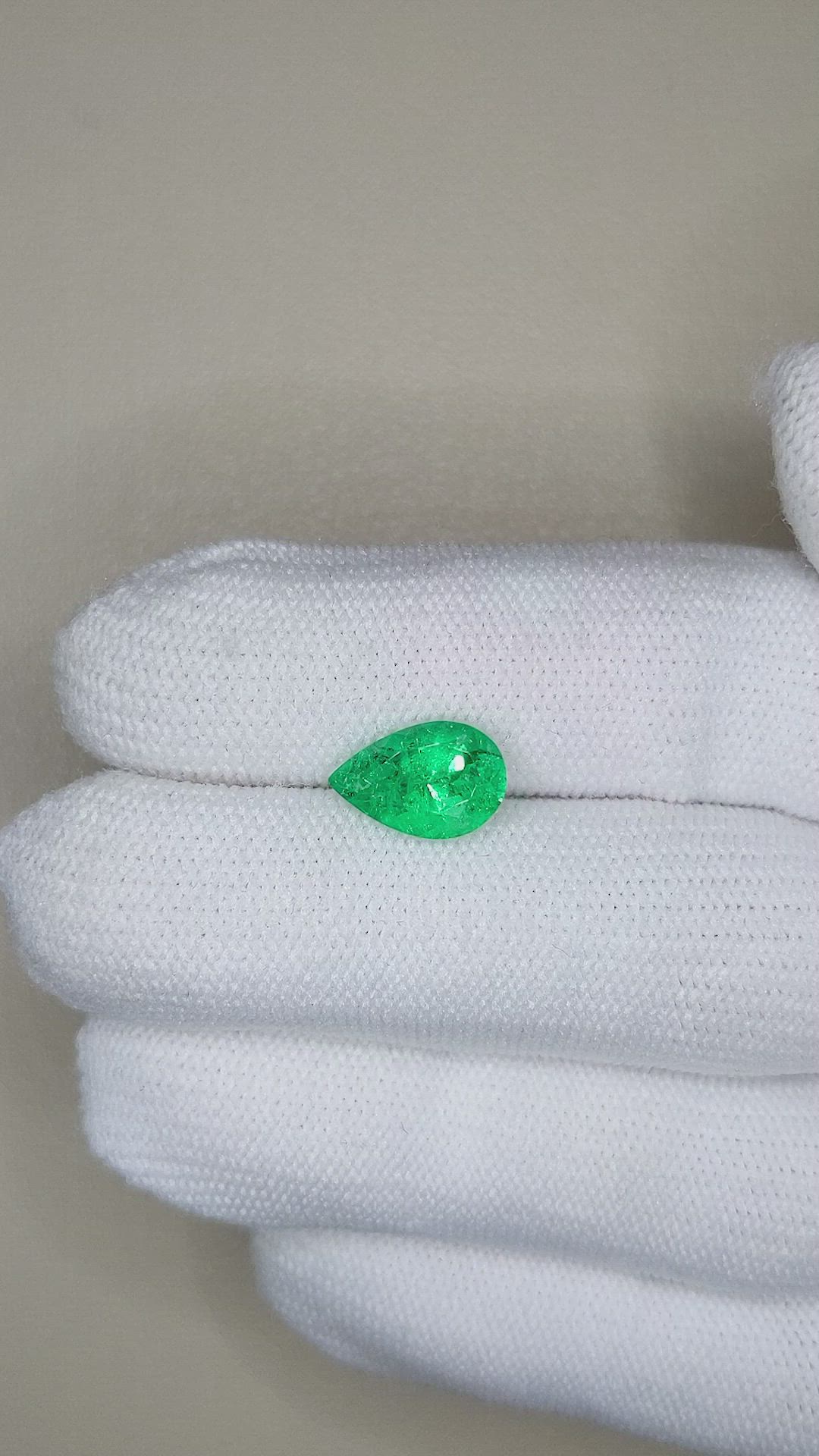 2.15 Ct. Emerald from Russia Size Video