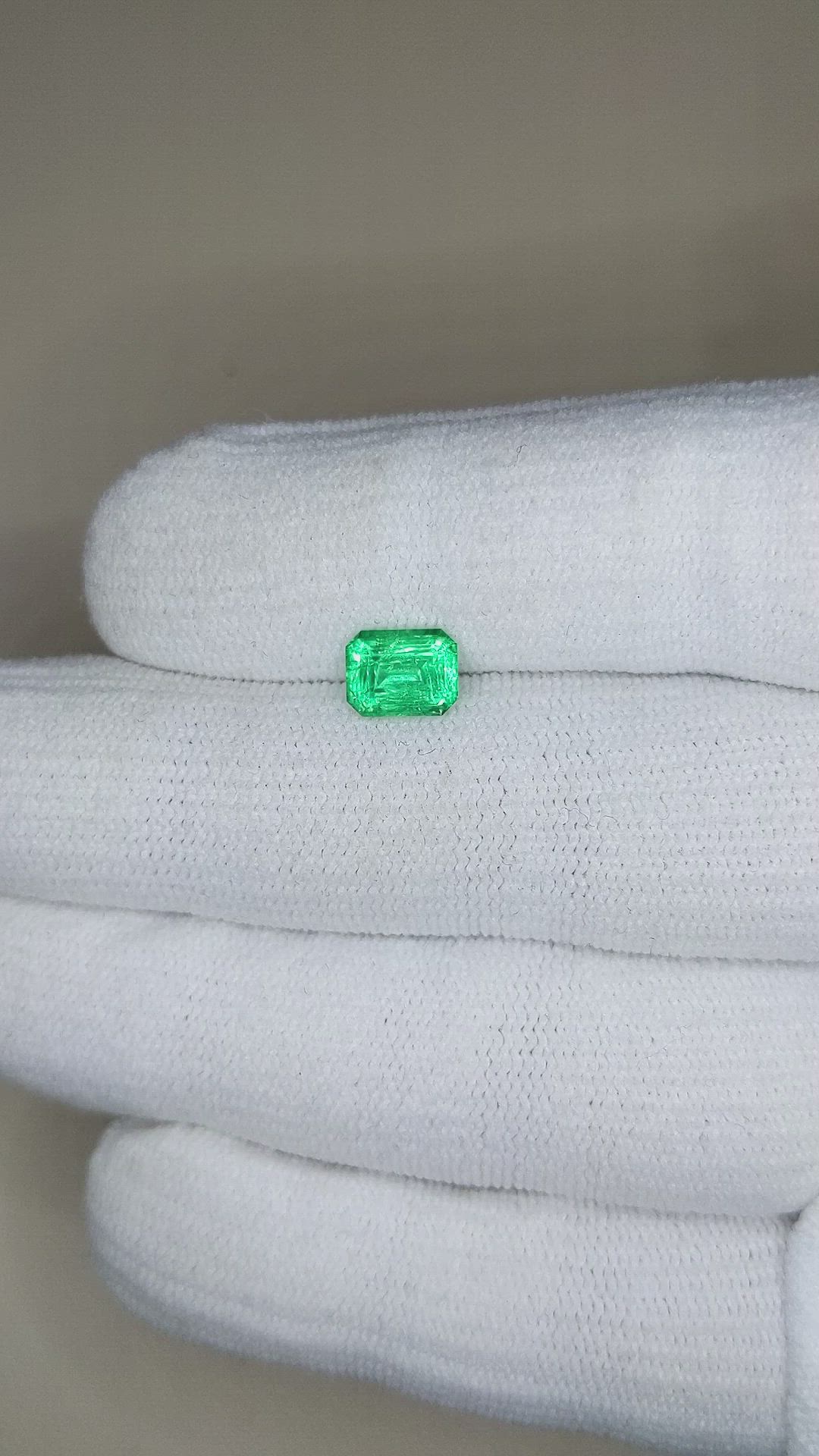 1.25 Ct. Emerald from Russia Size Video