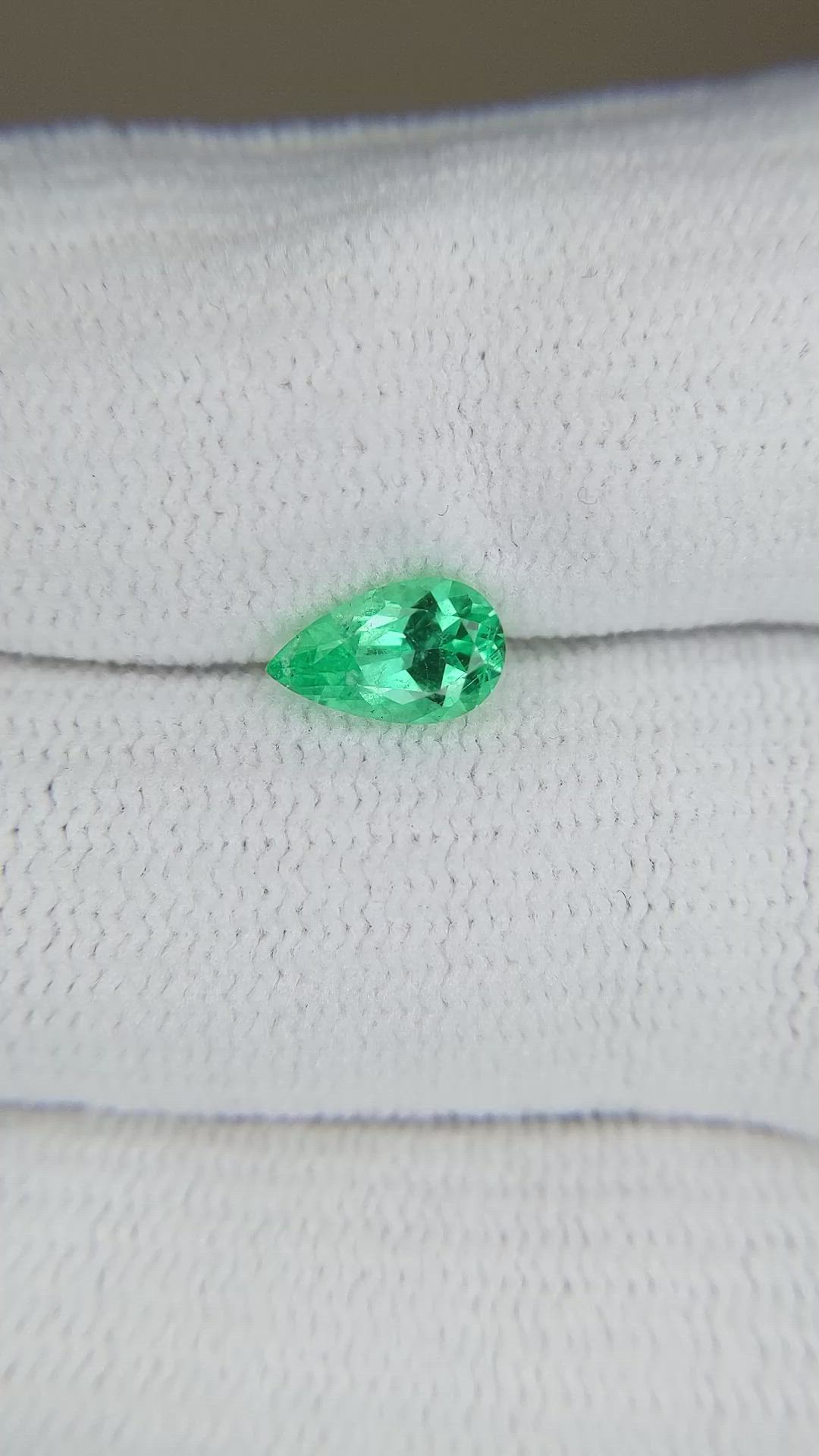 0.97 Ct. Emerald from Russia Size Video