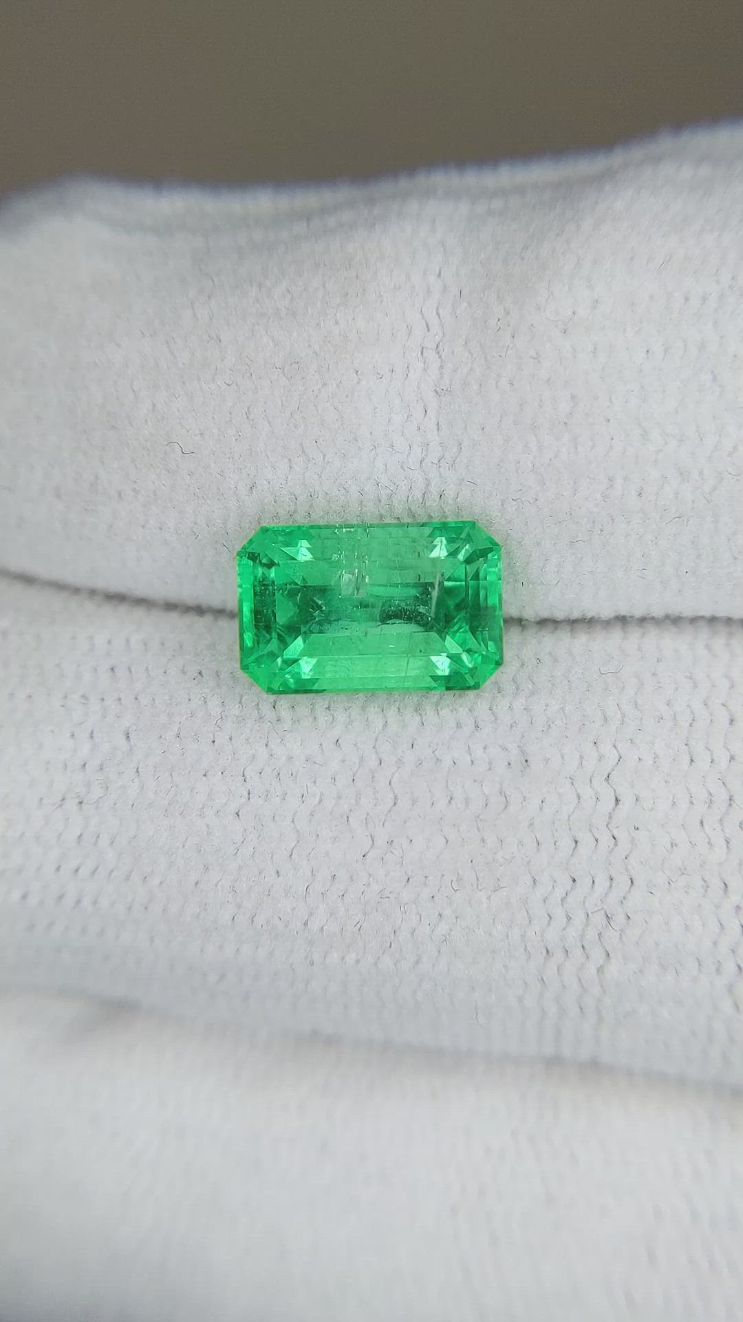 2.86 Ct. Emerald from Russia Size Video