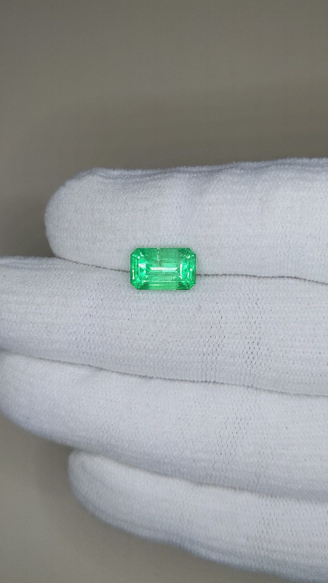 2.86 Ct. Emerald from Russia Size Video