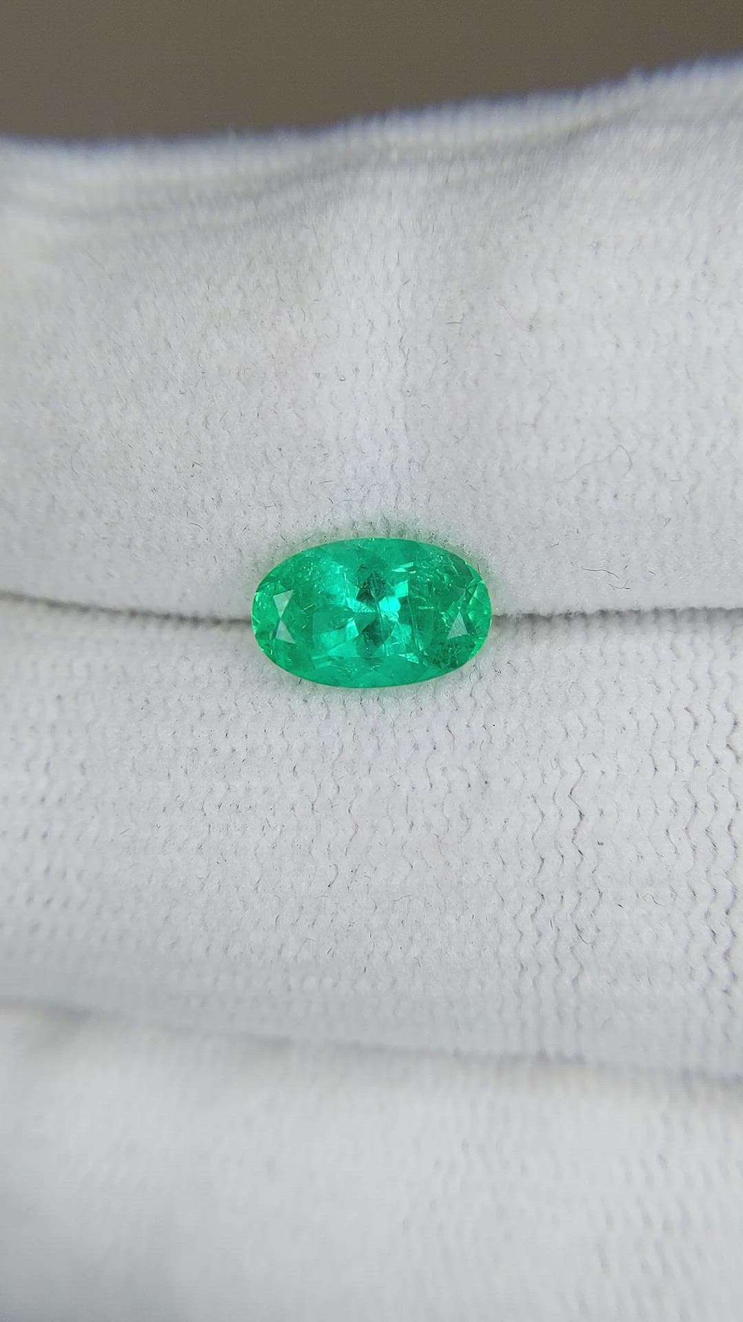 1.30 Ct. Emerald from Russia Size Video