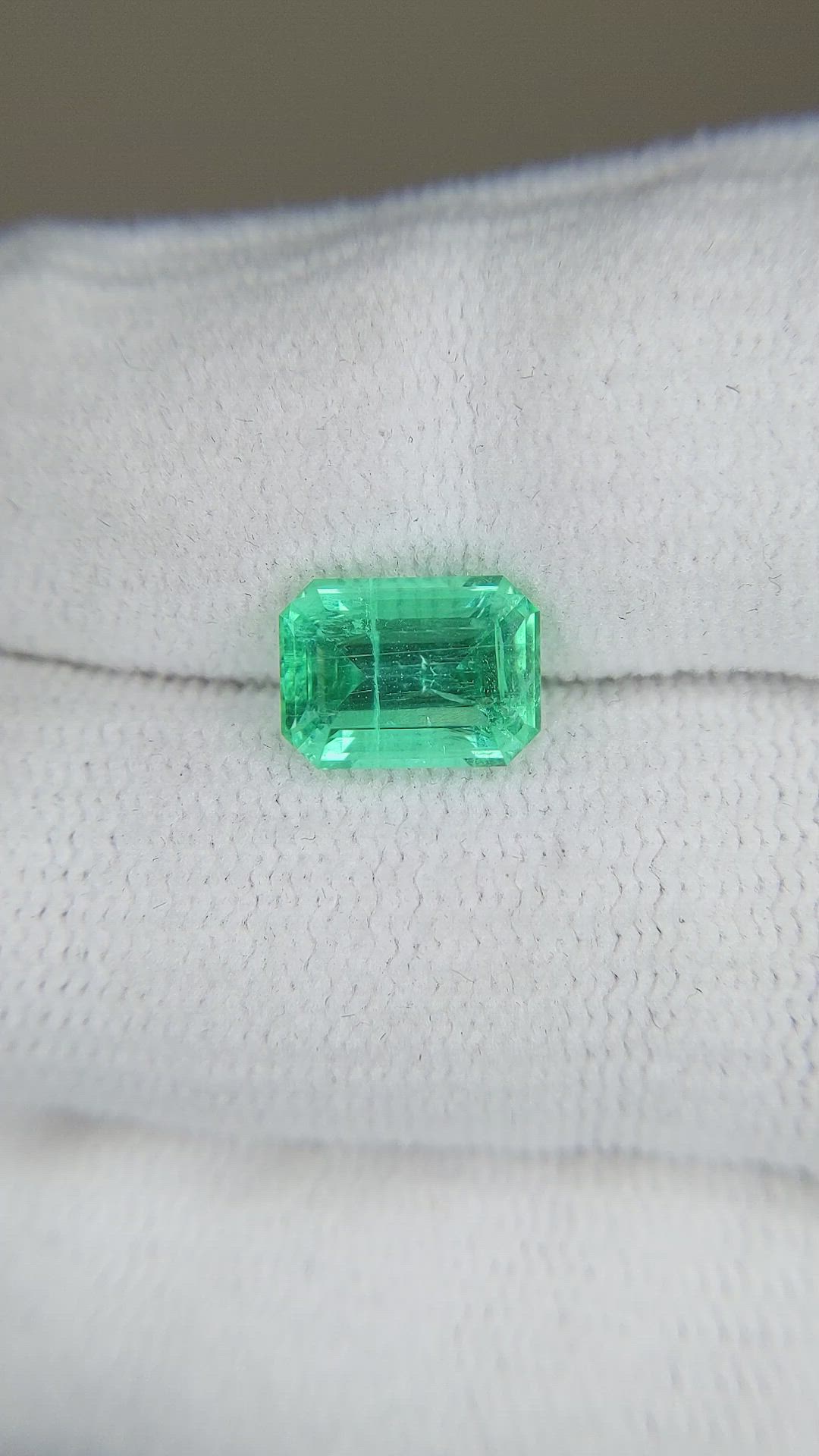 2.26 Ct. Emerald from Russia Size Video