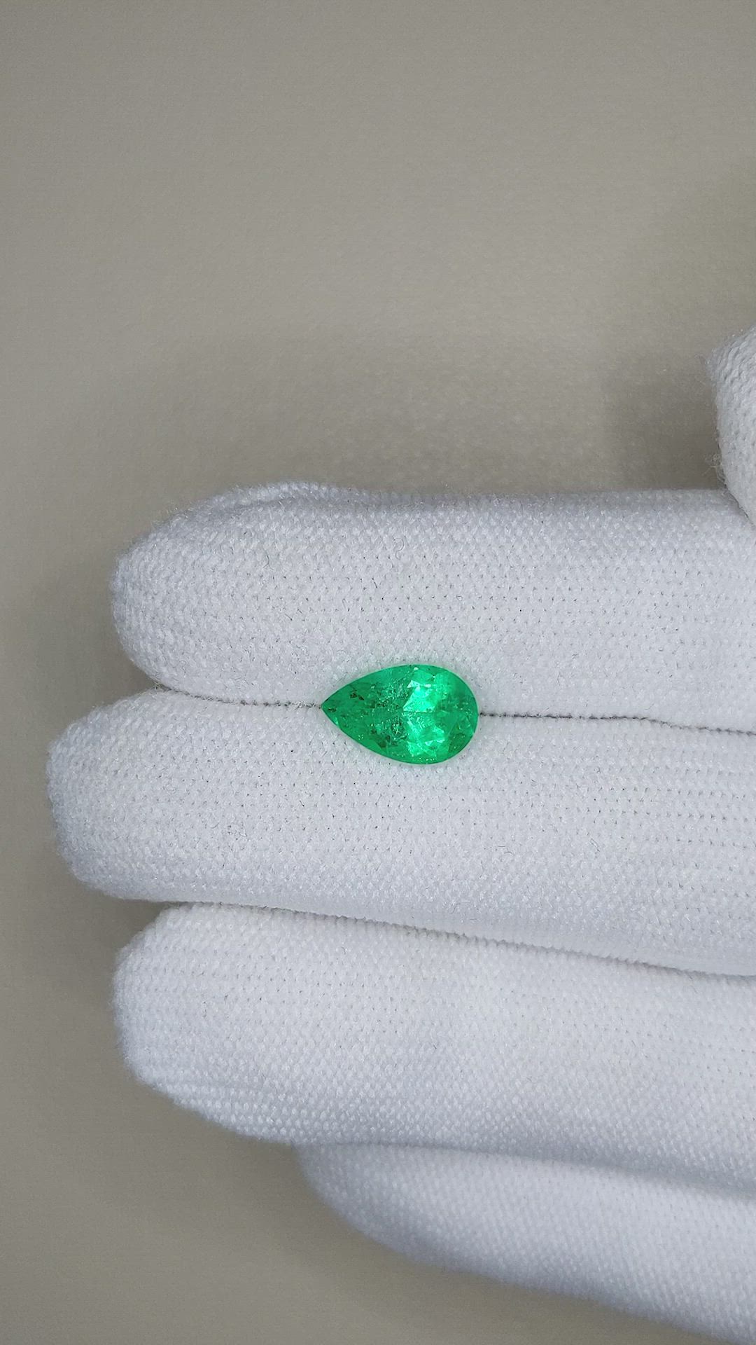 1.76 Ct. Emerald from Russia Size Video