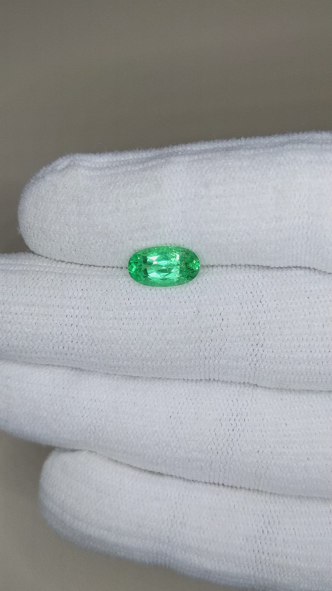 1.60 Ct. Emerald from Russia Size Video