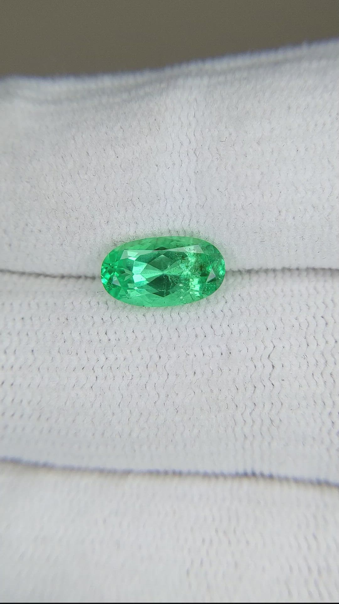 1.60 Ct. Emerald from Russia Size Video