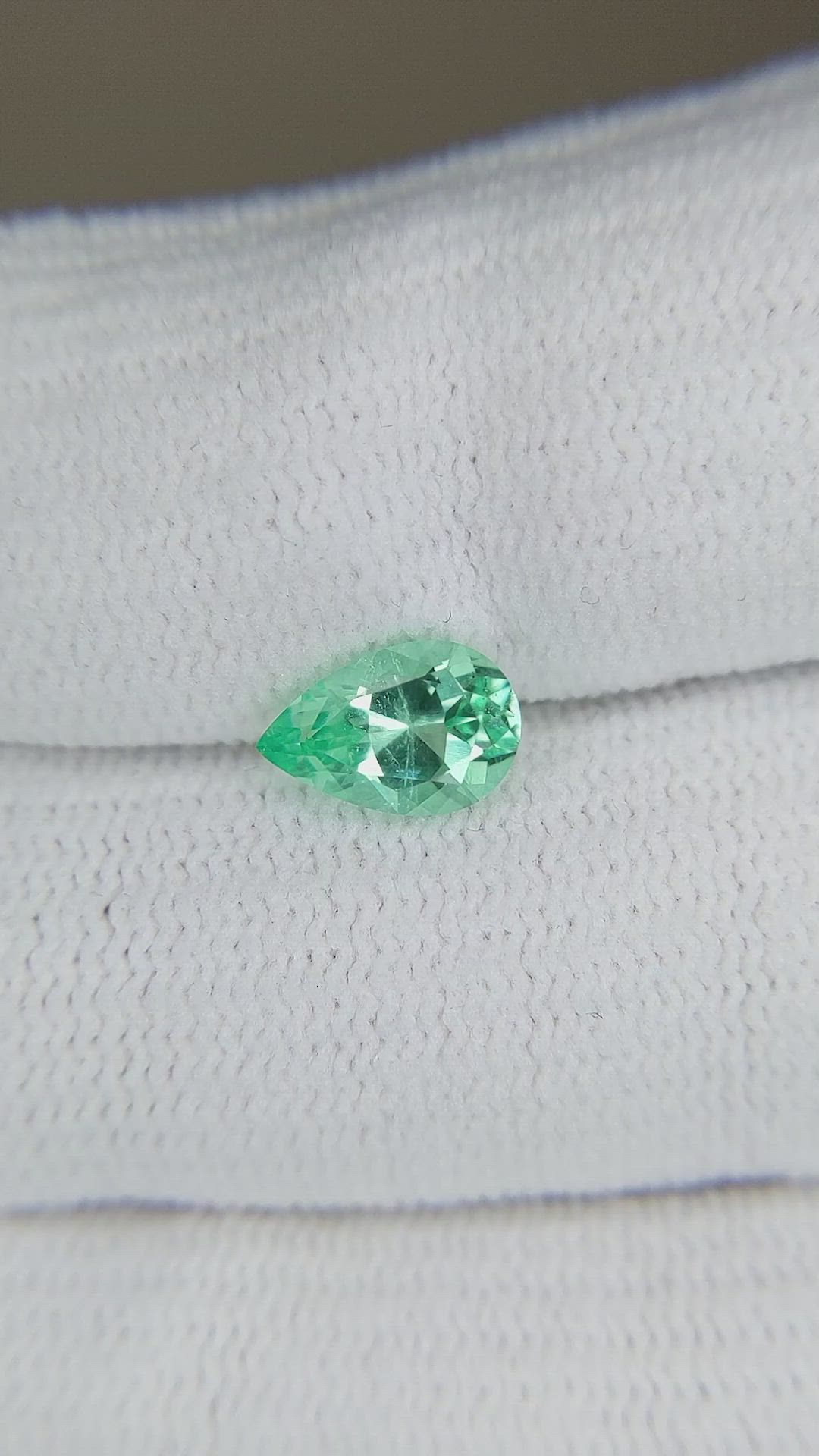 1.07 Ct. Emerald from Russia Size Video