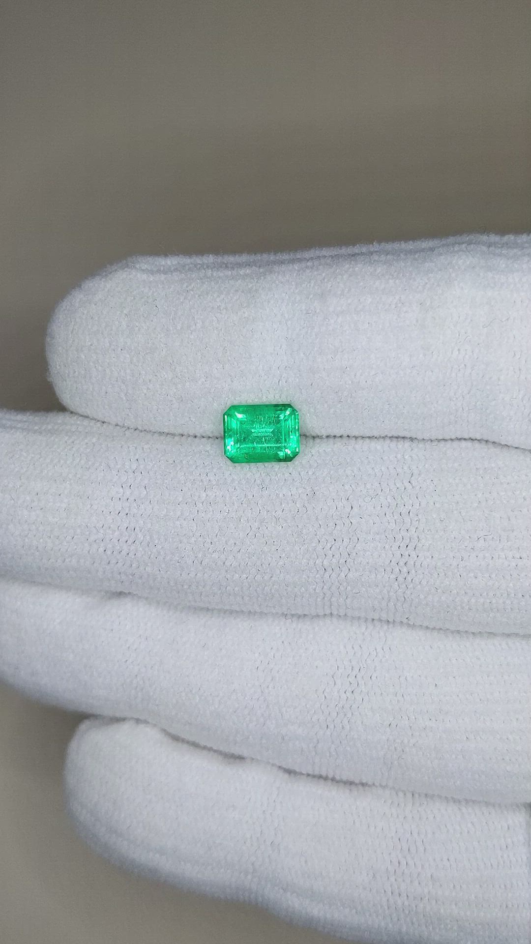 1.06 Ct. Emerald from Russia Size Video