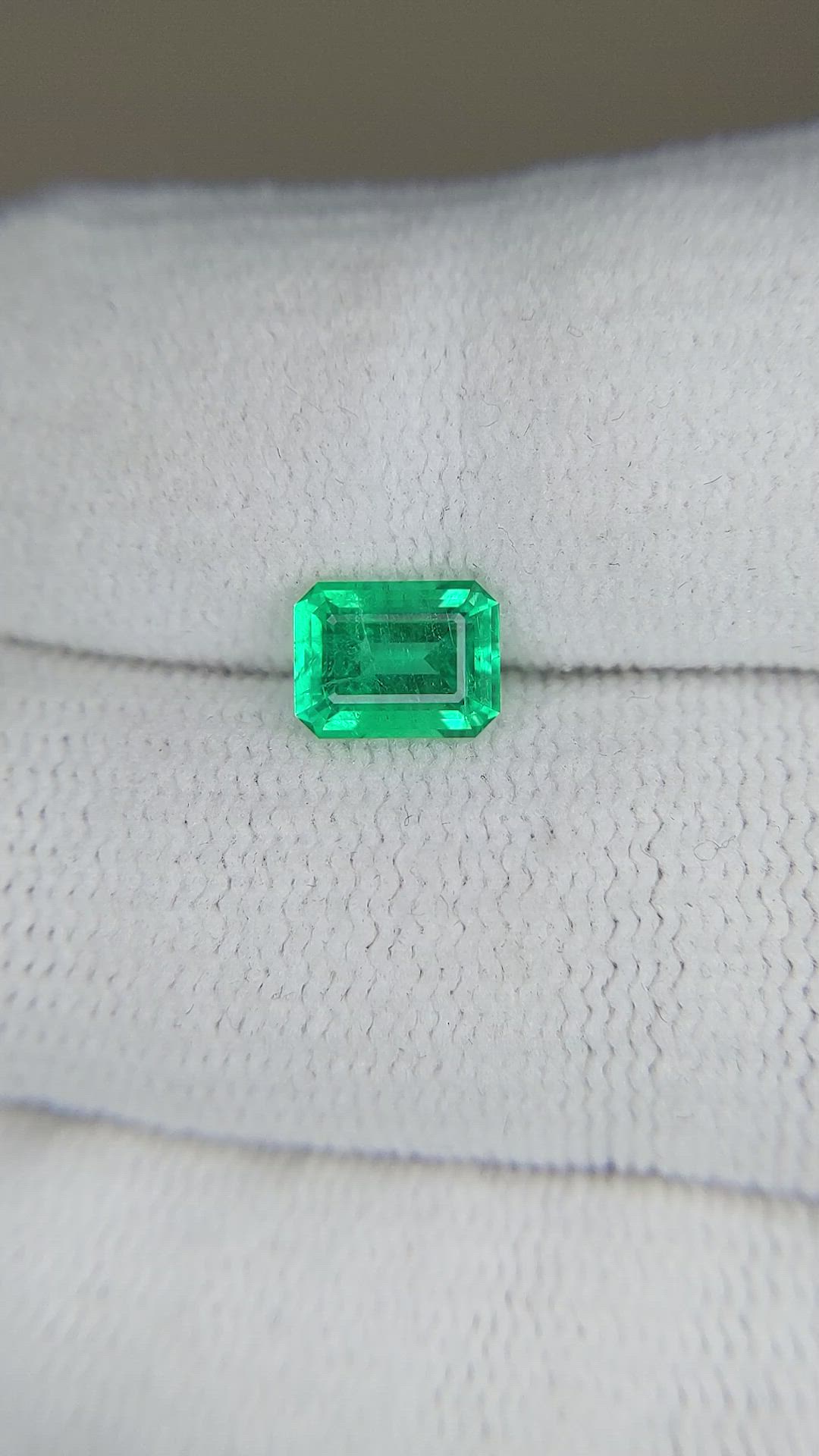 1.06 Ct. Emerald from Russia Size Video